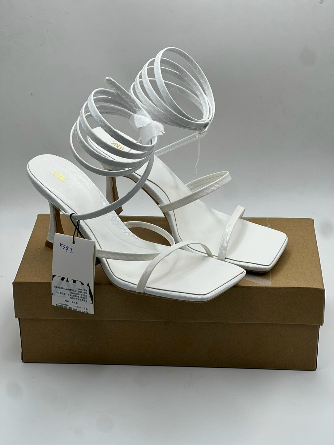 ,женские босоножки,босоножки боттега,босоножки на каблуках,белые кожаные босоножки zara