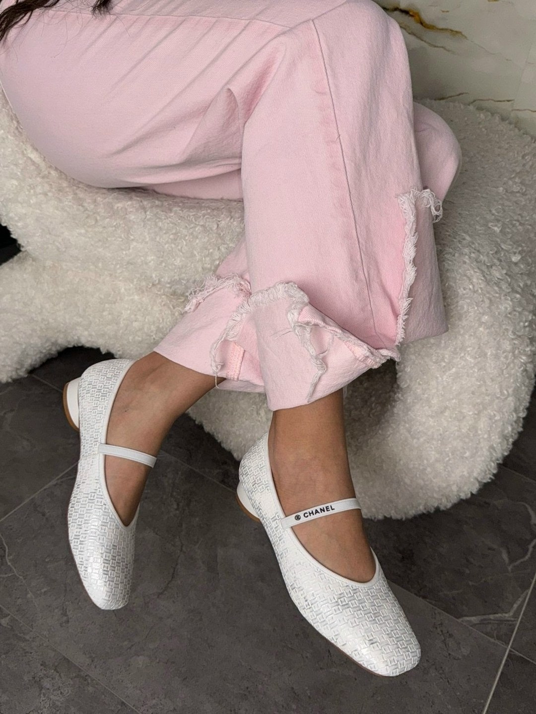 розовые брюки,туфли модные,балетки с ремешками,женская обувь,повседневная обувь