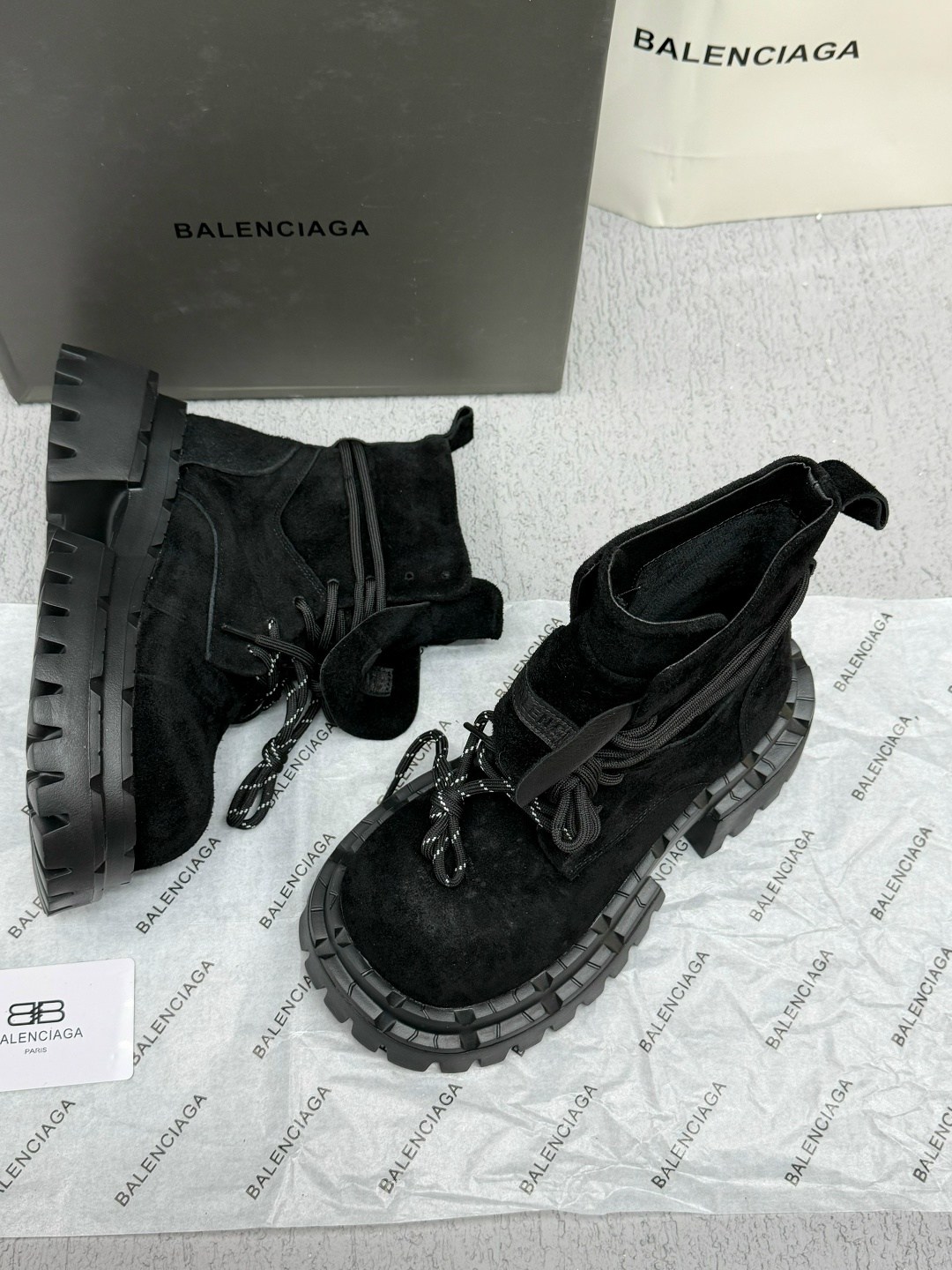 ботинки balenciaga,ботинки женские balenciaga,ботинки осенние balenciaga,ботинки осенние balenciaga premium shoes,ботинки balenciaga strike boots