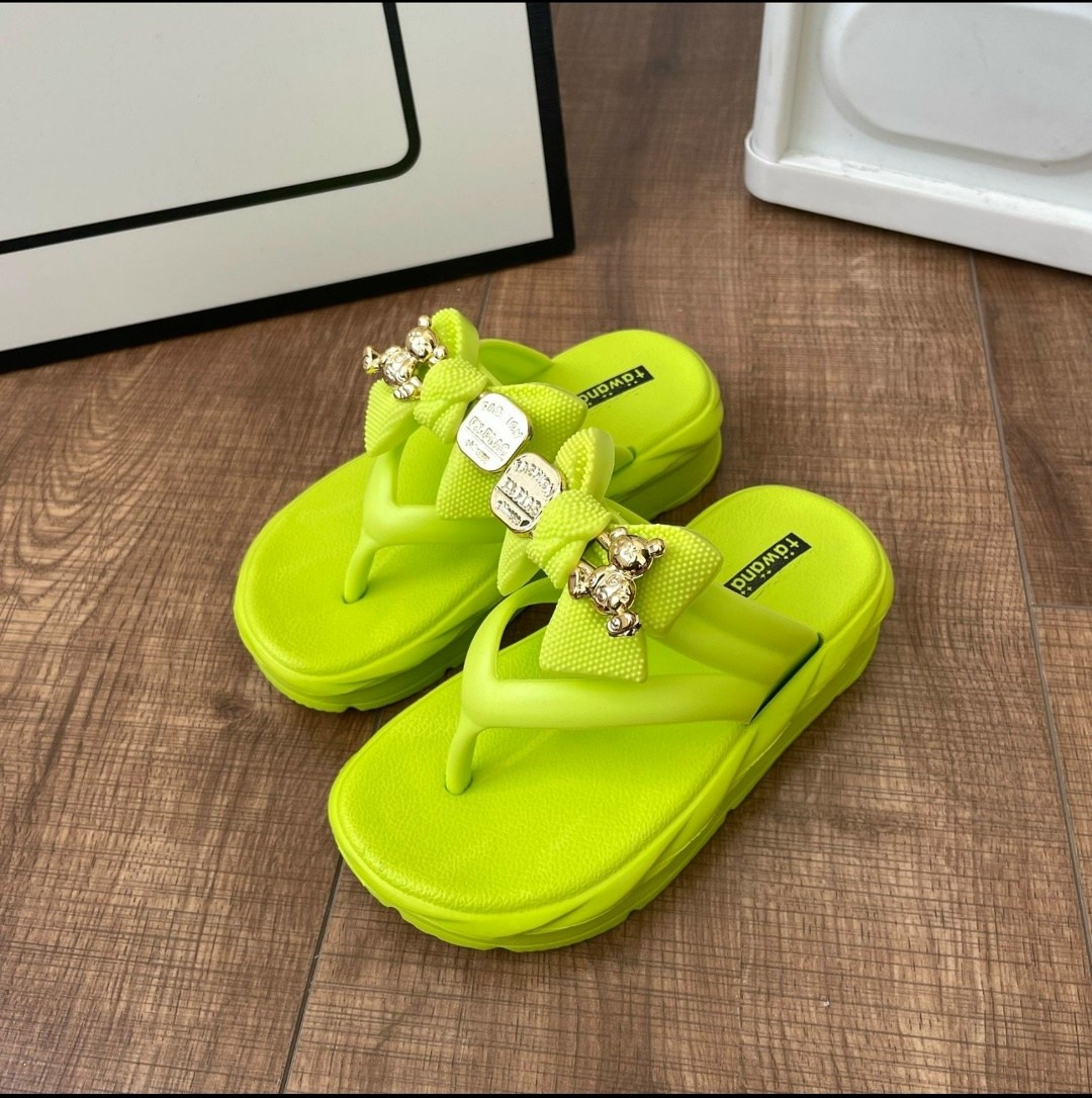 шлепанцы женские,тапочки модные,шлепанцы с бантами,шлепки с бантом на платформе,модные сандалии