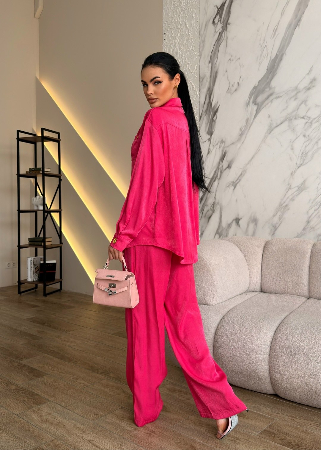 костюм с брюками,стильные костюмы,брючный комплект,костюм для женщин,малиновый женский костюм с брюками