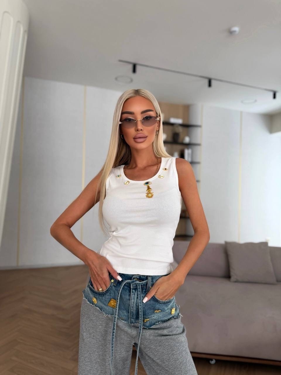 стильная майка,женская майка,одежда стильная,белая стильная майка miu miu,майка miu miu