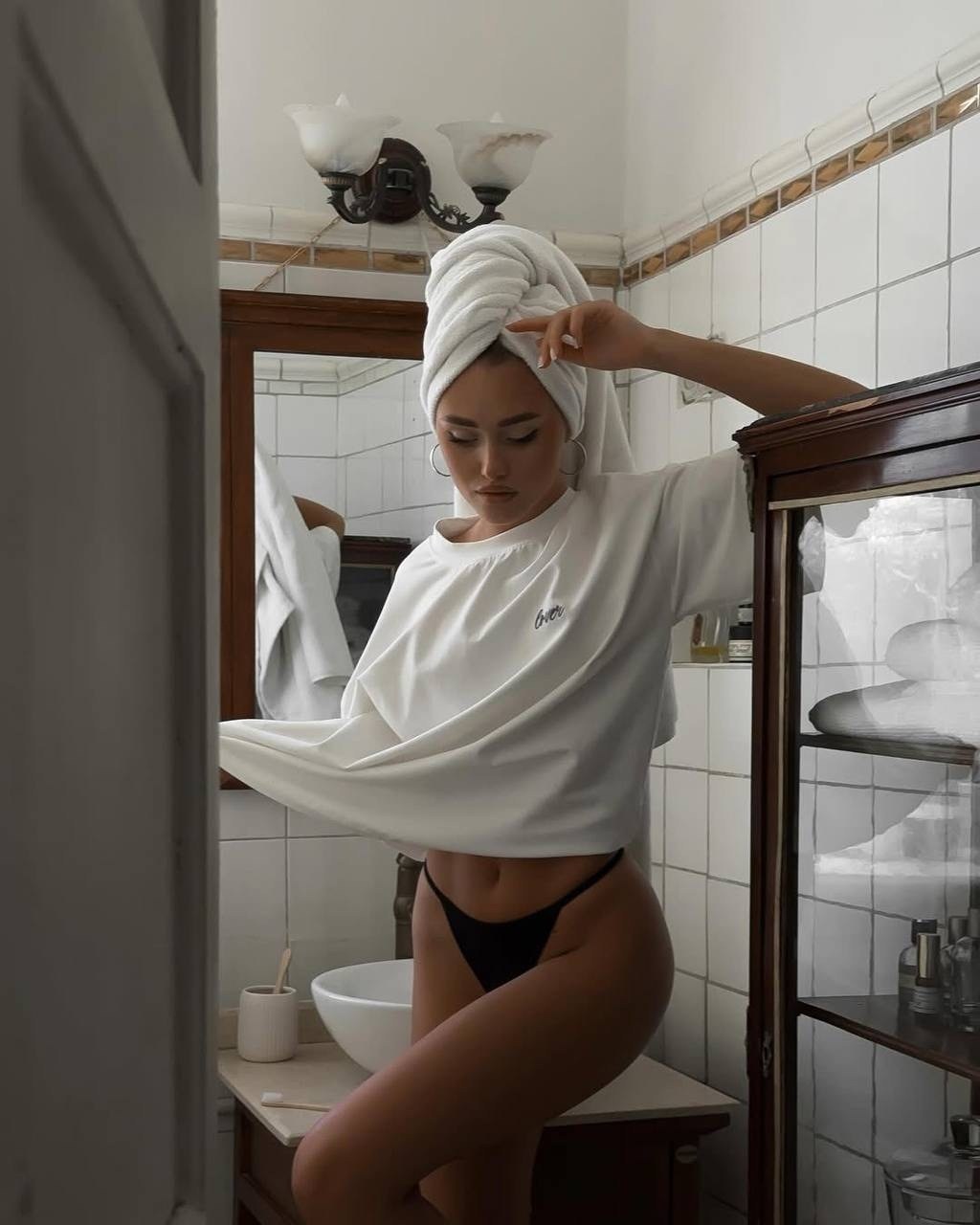 девушка с полотенцем на голове,женщина с полотенцем на голове,девушка в полотенце,девушка в халате и полотенце на голове,фотосессии идеи