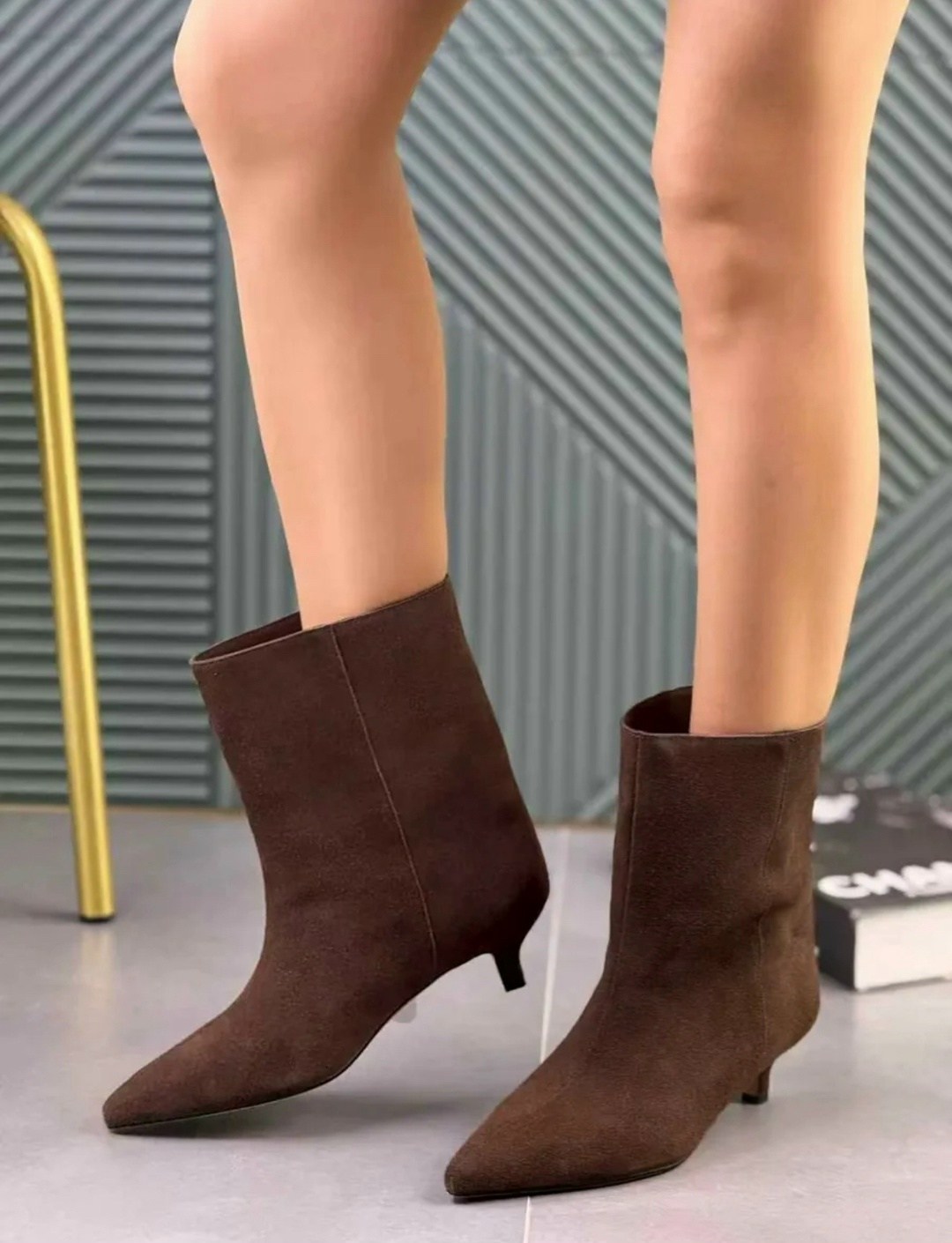 ботильоны,женские ботильоны с острым носком,женские ботильоны,ботильоны модные,замшевые женские ботильоны с острым носком на