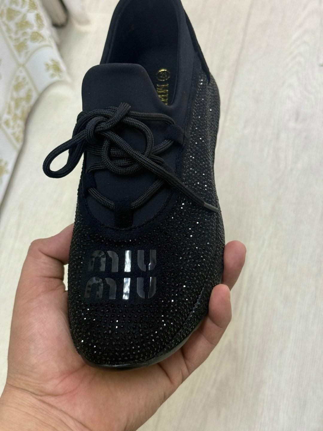 ,женские кроссовки,кроссовки модные,женская ,кроссовки со стразами