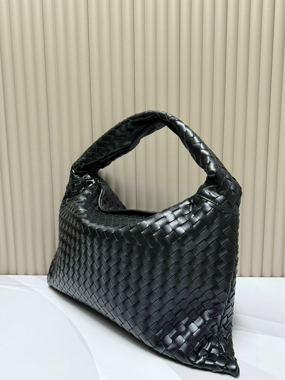 bottega veneta женская сумка,сумка боттега венета плетеная,плетеная кожаная сумка,плетеная сумка,сумка bottega veneta