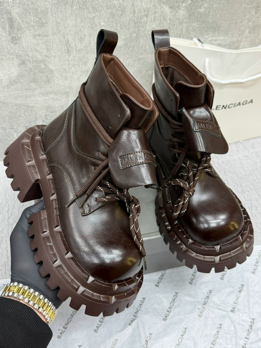 ботинки balenciaga,ботинки женские balenciaga,ботинки осенние balenciaga,ботинки осенние balenciaga premium shoes,ботинки balenciaga strike boots