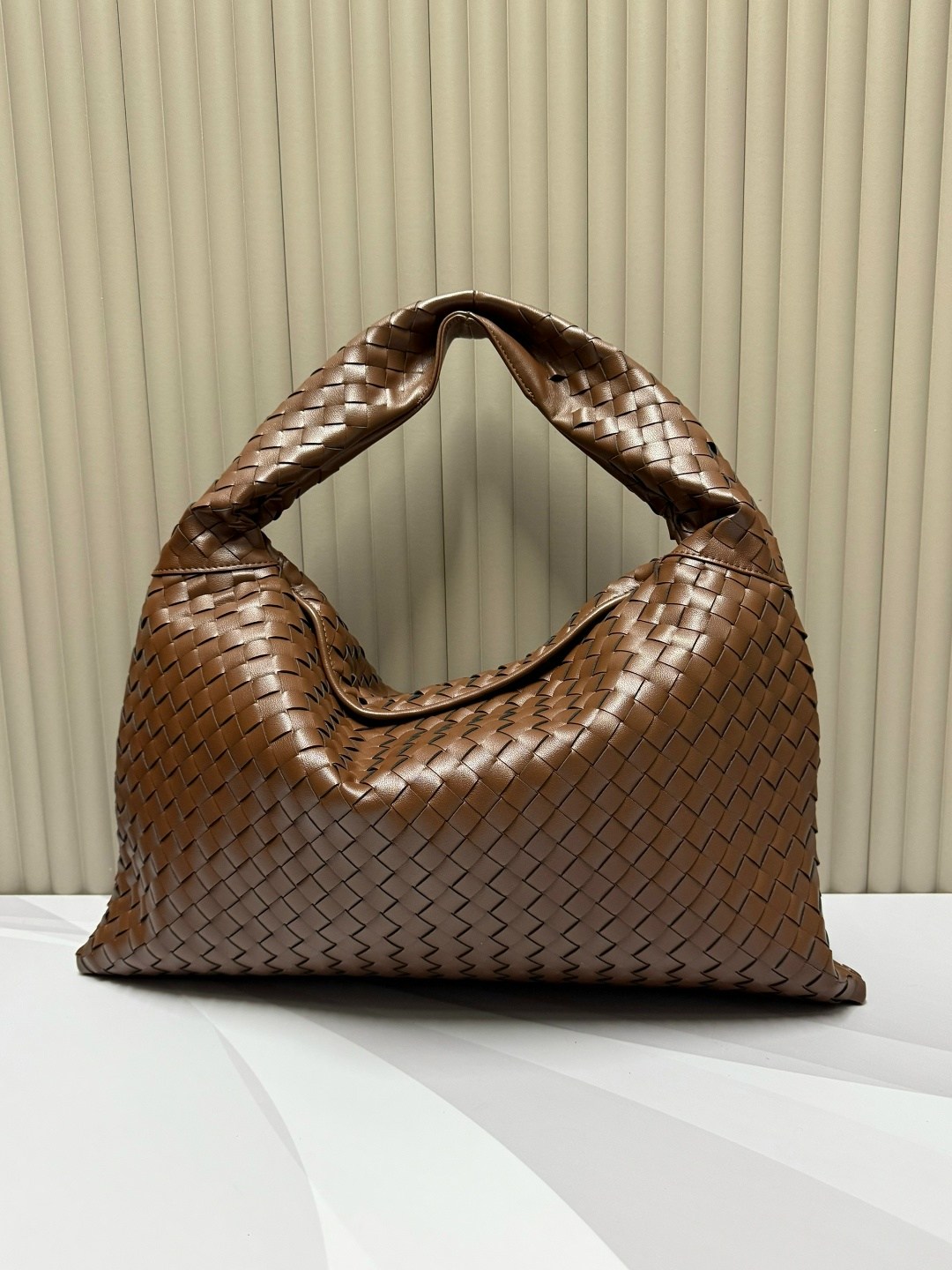 bottega veneta женская сумка,сумка боттега венета плетеная,плетеная кожаная сумка,плетеная сумка,сумка bottega veneta
