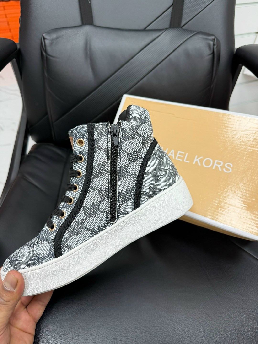 зимние кроссовки michael kors арт 4623,женские высокие кеды michael kors edie high top,кроссовки michael kors,кроссовки michael michael kors,кеды michael michael kors