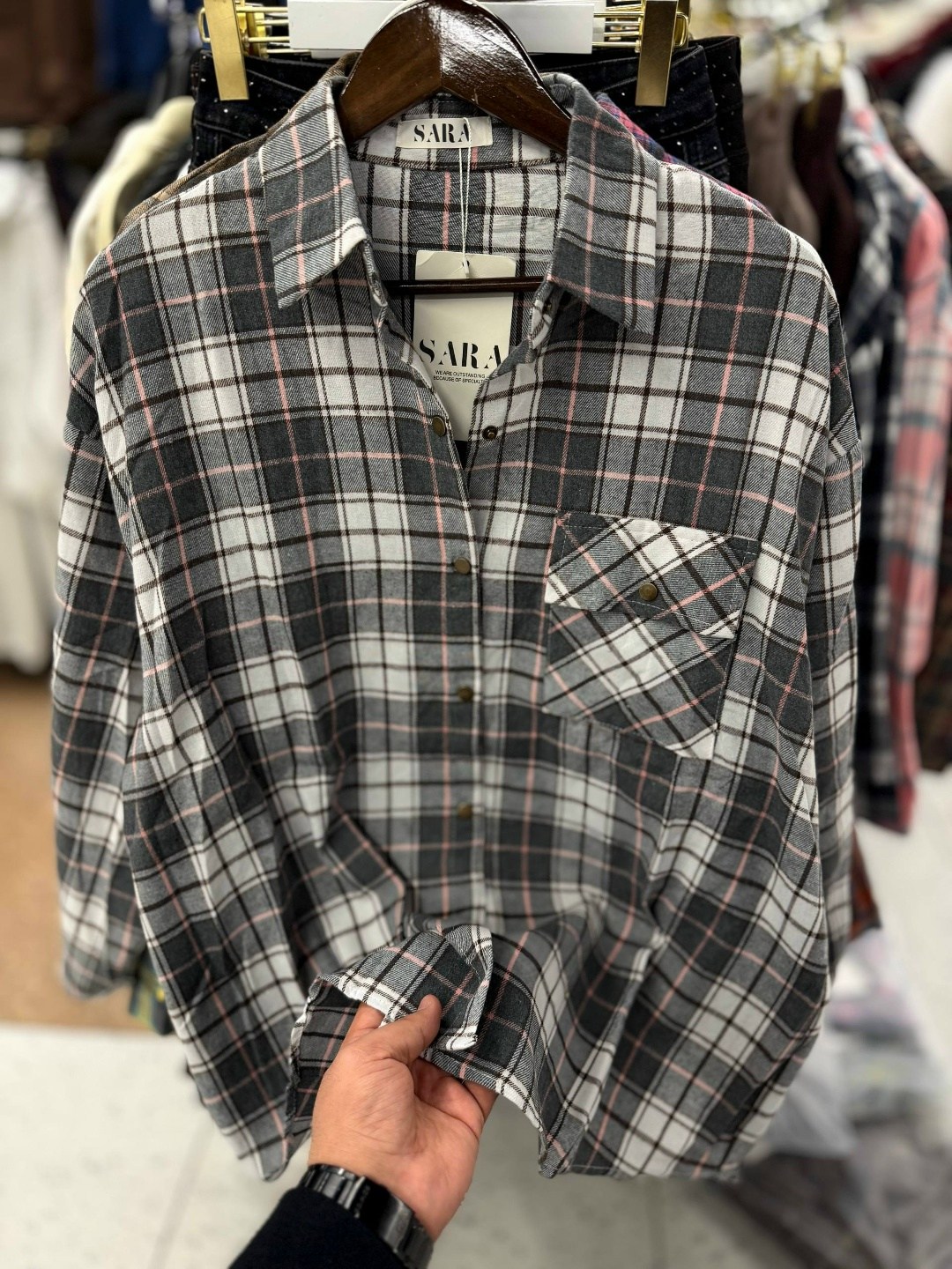 рубашка в клетку женская,рубашка женская оверсайз в клетку,клетчатая рубашка женская,рубашка а клетку,рубашка в клетку свободного кроя