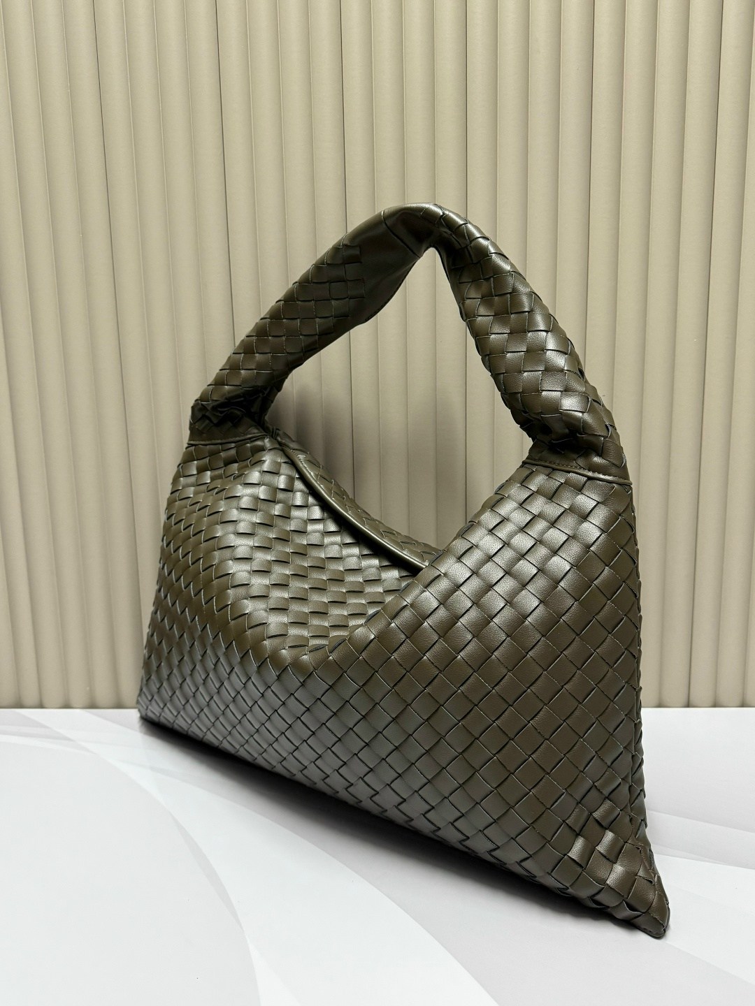 bottega veneta женская сумка,сумка боттега венета плетеная,плетеная кожаная сумка,плетеная сумка,сумка bottega veneta