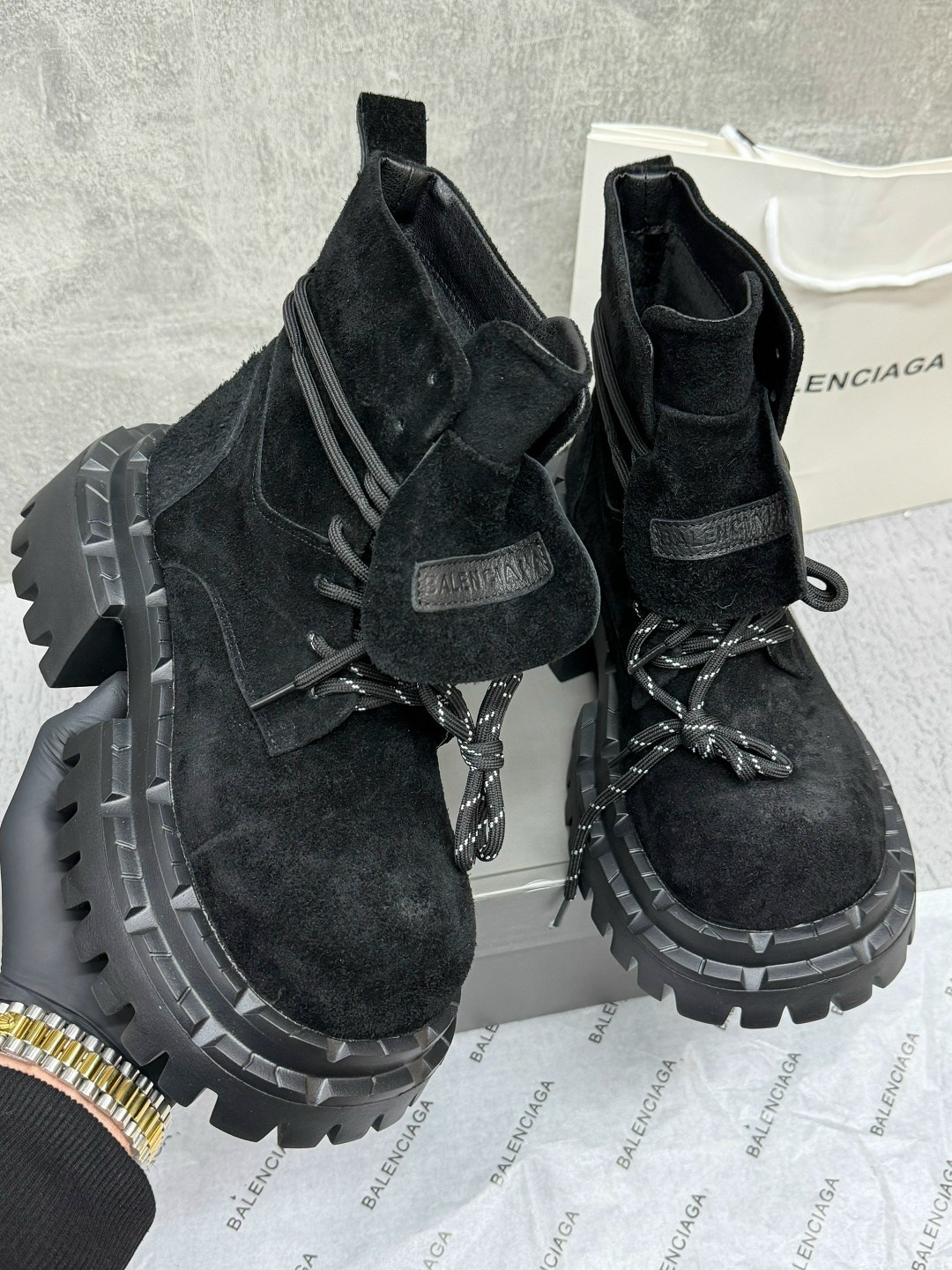 ботинки balenciaga,ботинки женские balenciaga,ботинки осенние balenciaga,ботинки осенние balenciaga premium shoes,ботинки balenciaga strike boots