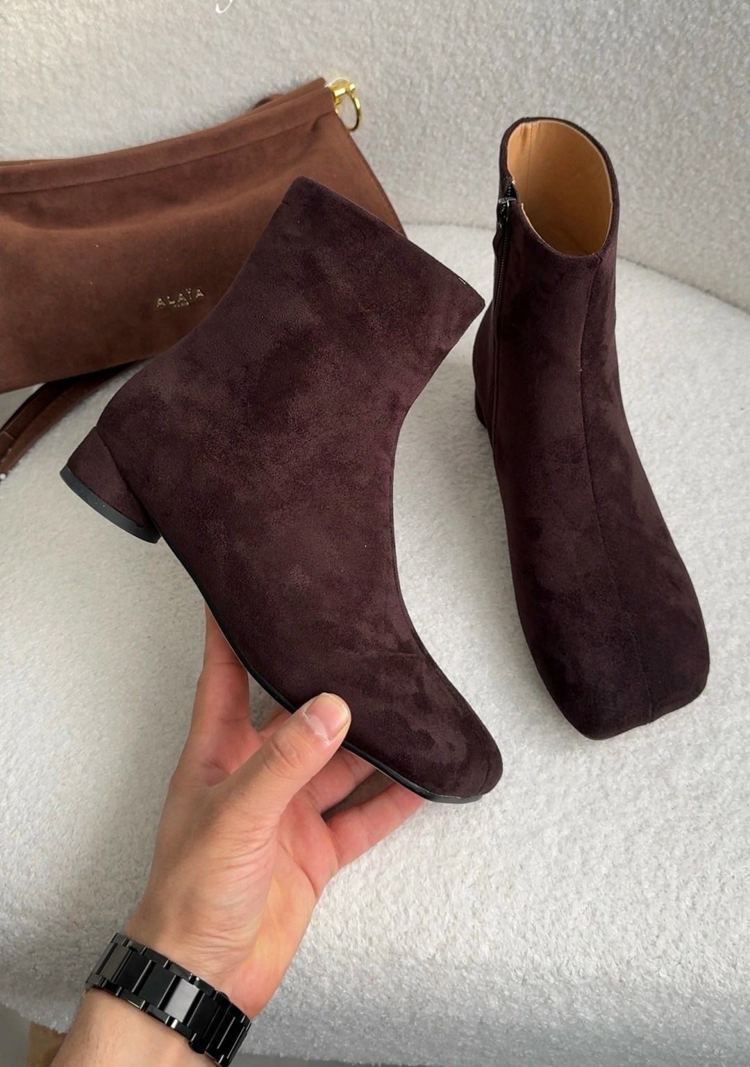 женские ботильоны,,ботильоны с квадратным носком,женские ботильоны из натуральной замши на низком квадратном каблуке,замшевые ботильоны
