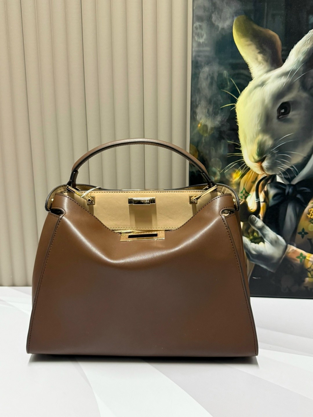 сумка fendi,сумка fendi peekaboo,сумка фенди,бежевая сумка fendi peekaboo,женская сумка fendi