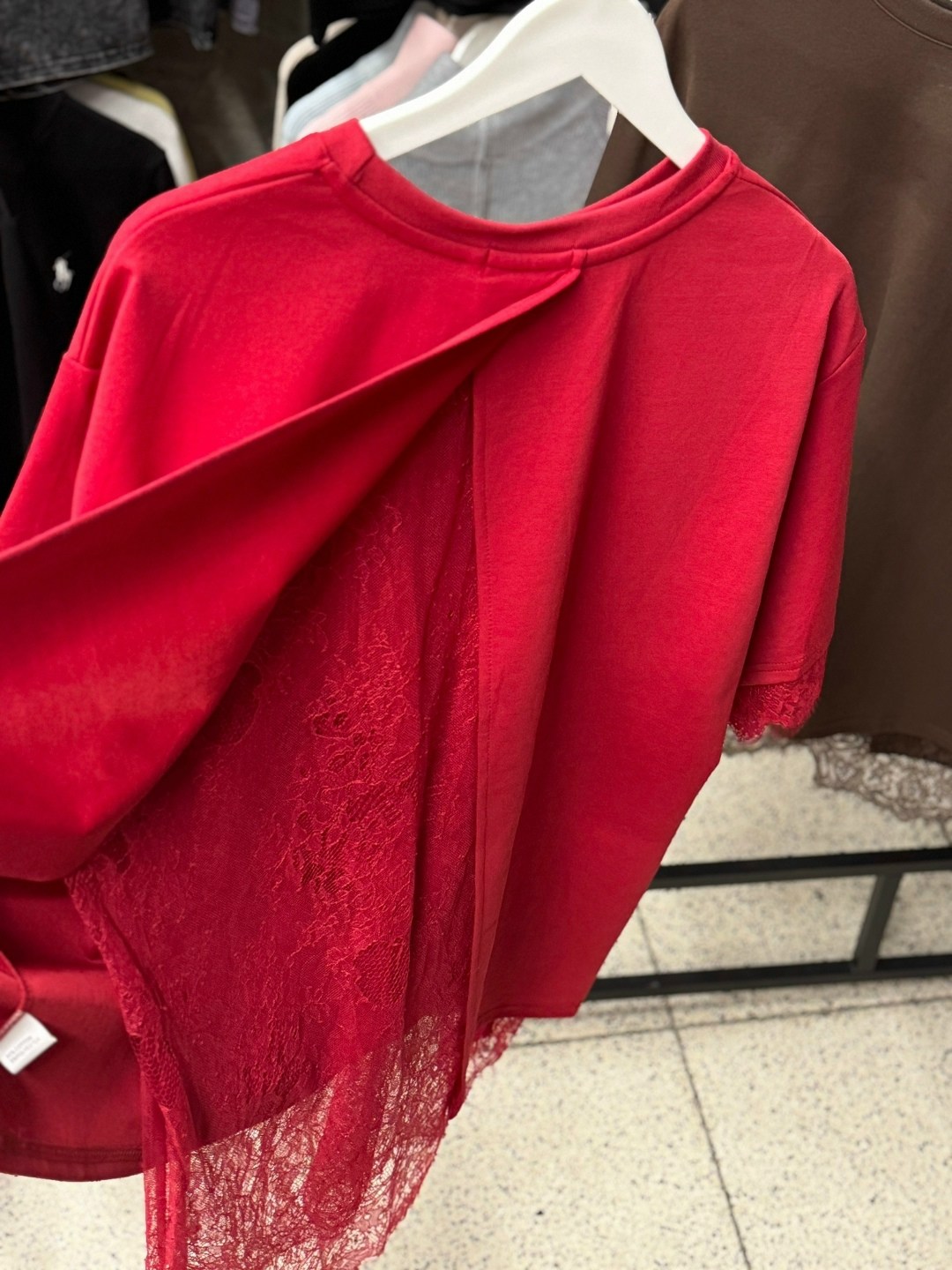 футболка с кружевами,майка с кружевами,футболка с кружевом,белая футболка с кружевом,женская футболка