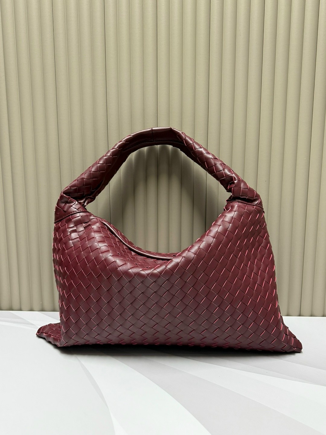 bottega veneta женская сумка,сумка боттега венета плетеная,плетеная кожаная сумка,плетеная сумка,сумка bottega veneta