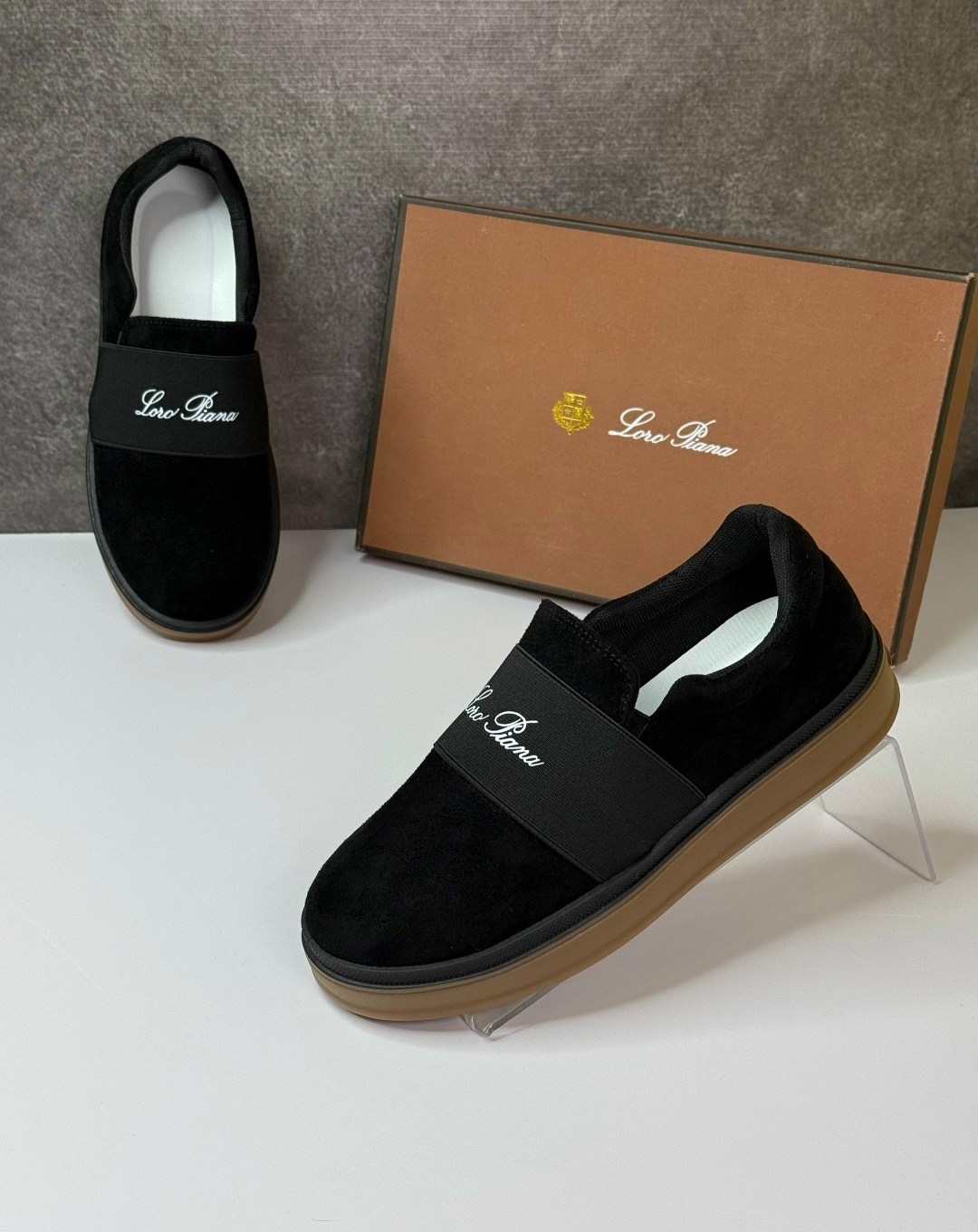 ,слипоны замшевые,слипоны из натуральной замши the row,zara мужские замшевые слипоны,лоферы женские замшевые