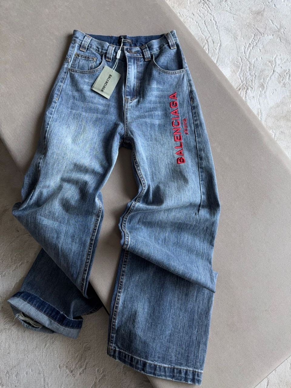 джинсы balenciaga,джинсы свободного кроя balenciaga,мужские джинсы balenciaga,модные джинсы,джинсы баленсиага