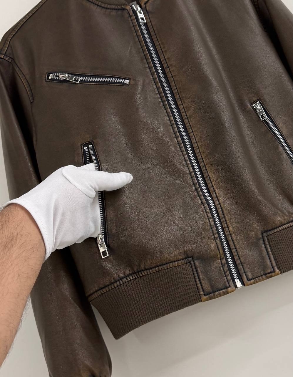 кожаная куртка,куртка бомбер,куртка кожаная бомбер,кожаный бомбер,короткая куртка из искусственной кожи