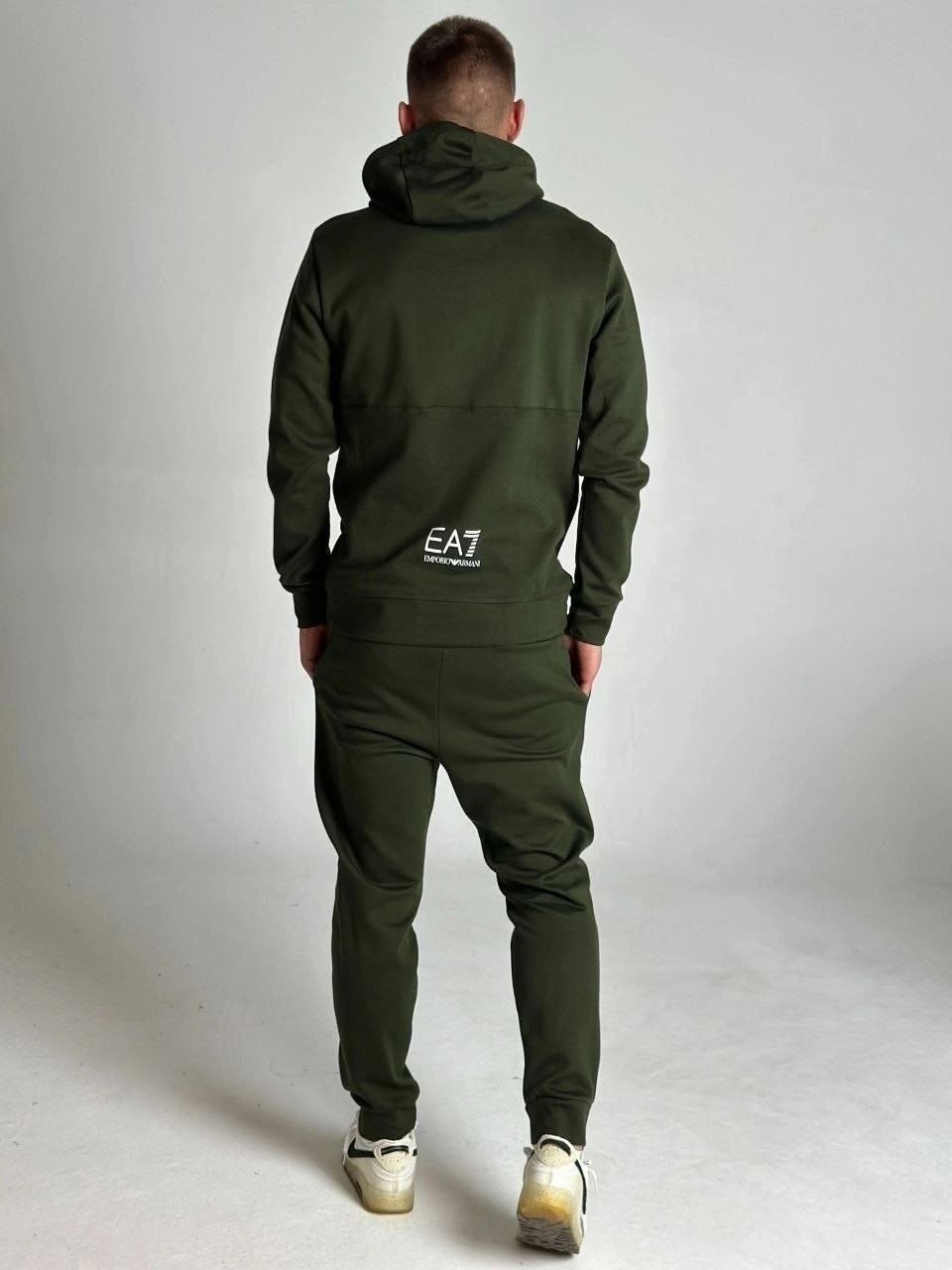 мужские спортивные костюмы,стильные спортивные костюмы,спортивный костюм ea7 мужской,спортивные костюм,мужская спортивная одежда