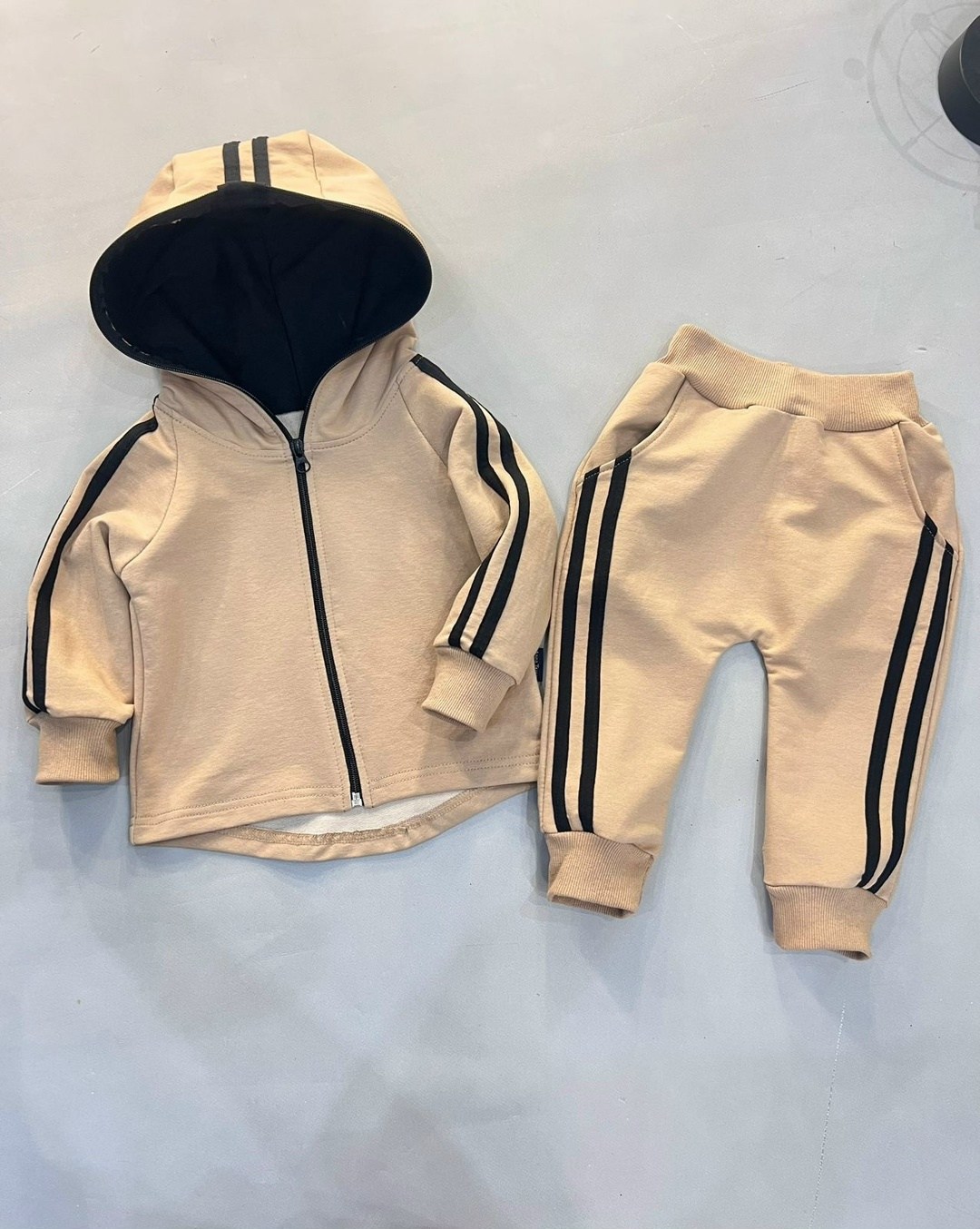 костюм бежевый,костюм детский,спортивный костюм baby go,костюм спортивный,детские костюмы
