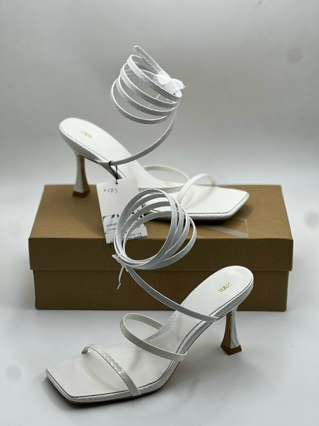 ,женские босоножки,босоножки боттега,босоножки на каблуках,белые кожаные босоножки zara