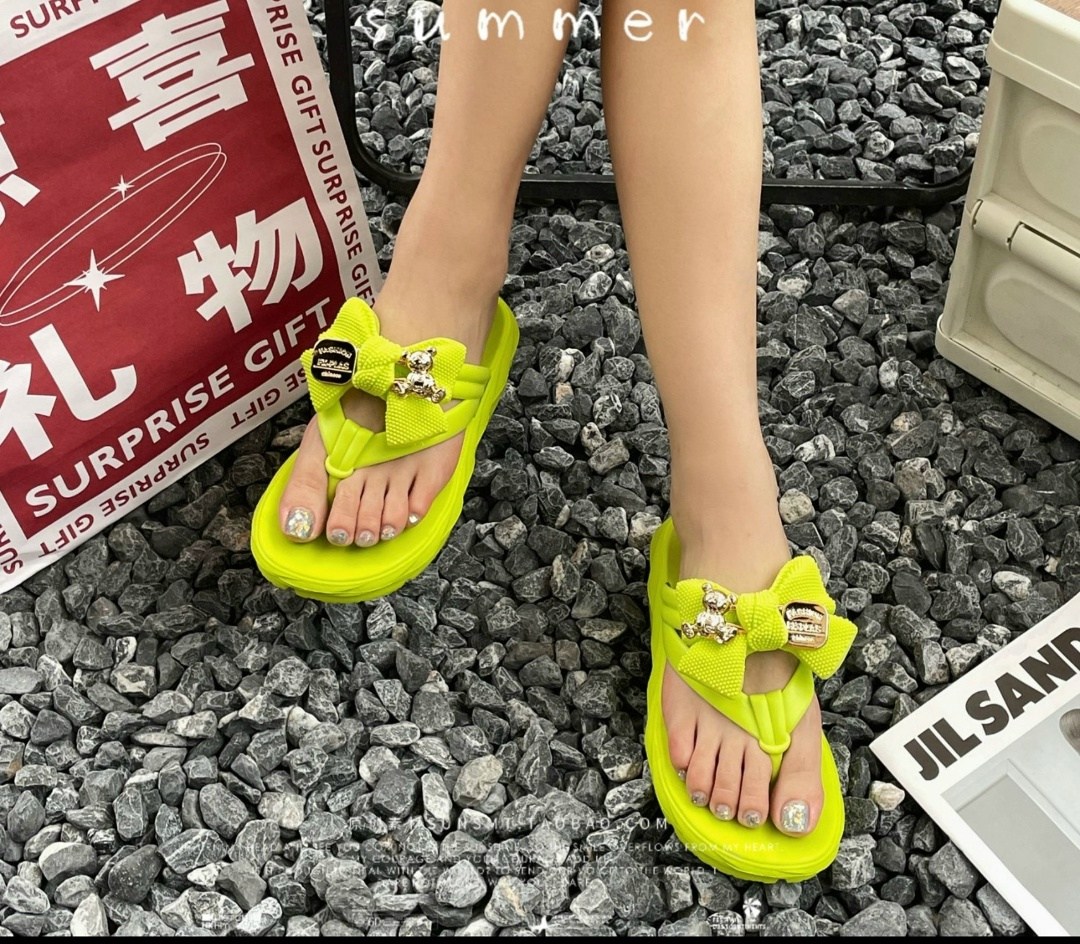шлепанцы женские,тапочки модные,шлепанцы с бантами,шлепки с бантом на платформе,модные сандалии