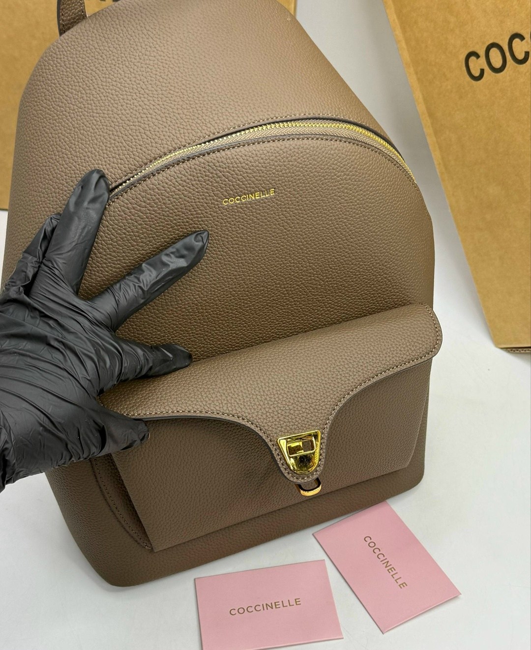 рюкзак coccinelle,женские рюкзаки,рюкзак,кожаные рюкзаки,бежевый рюкзак