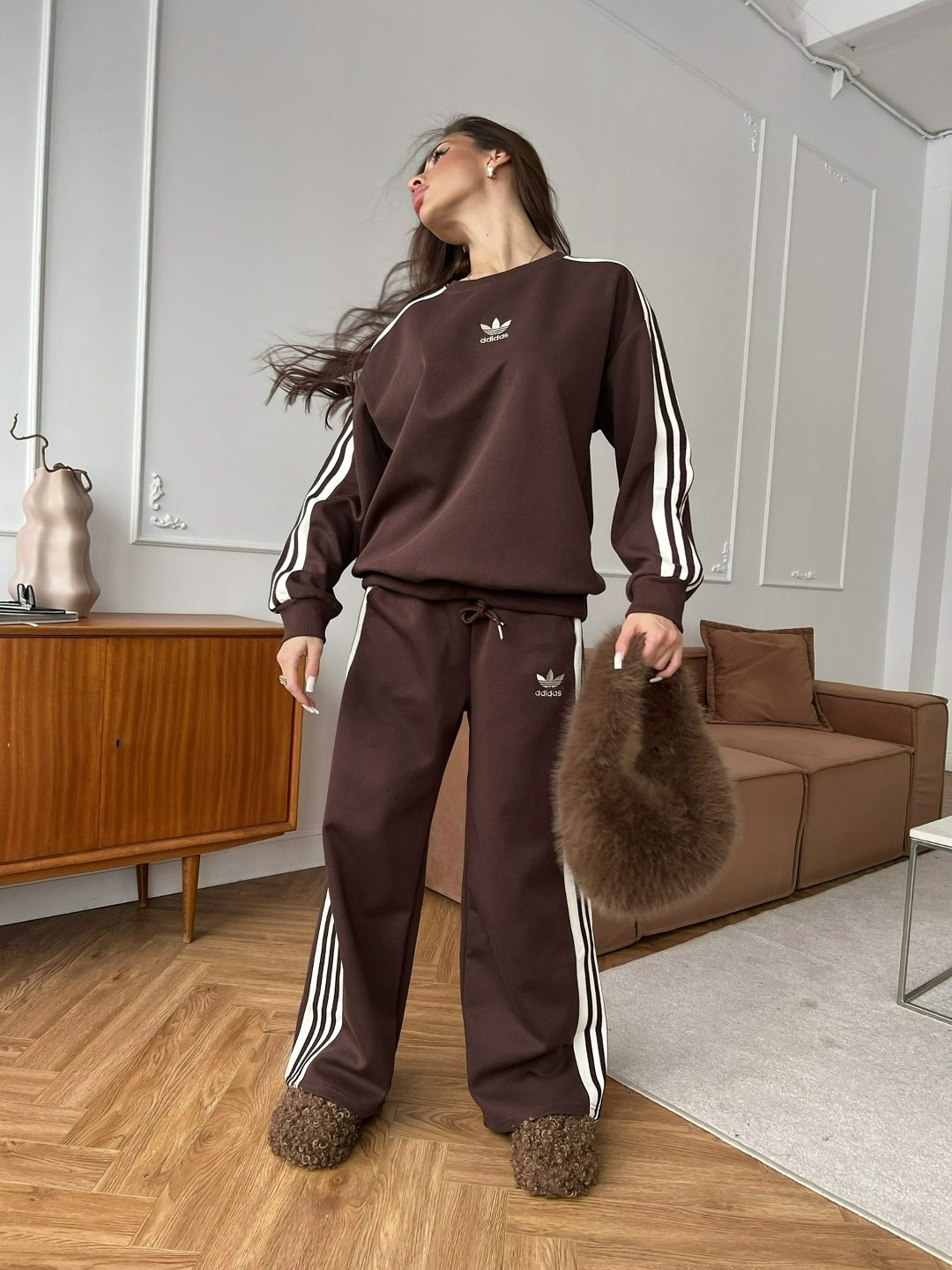 женский спортивный костюм,спортивный костюм,стильные спортивные костюмы,женский костюм,комплект одежды adidas sportswear