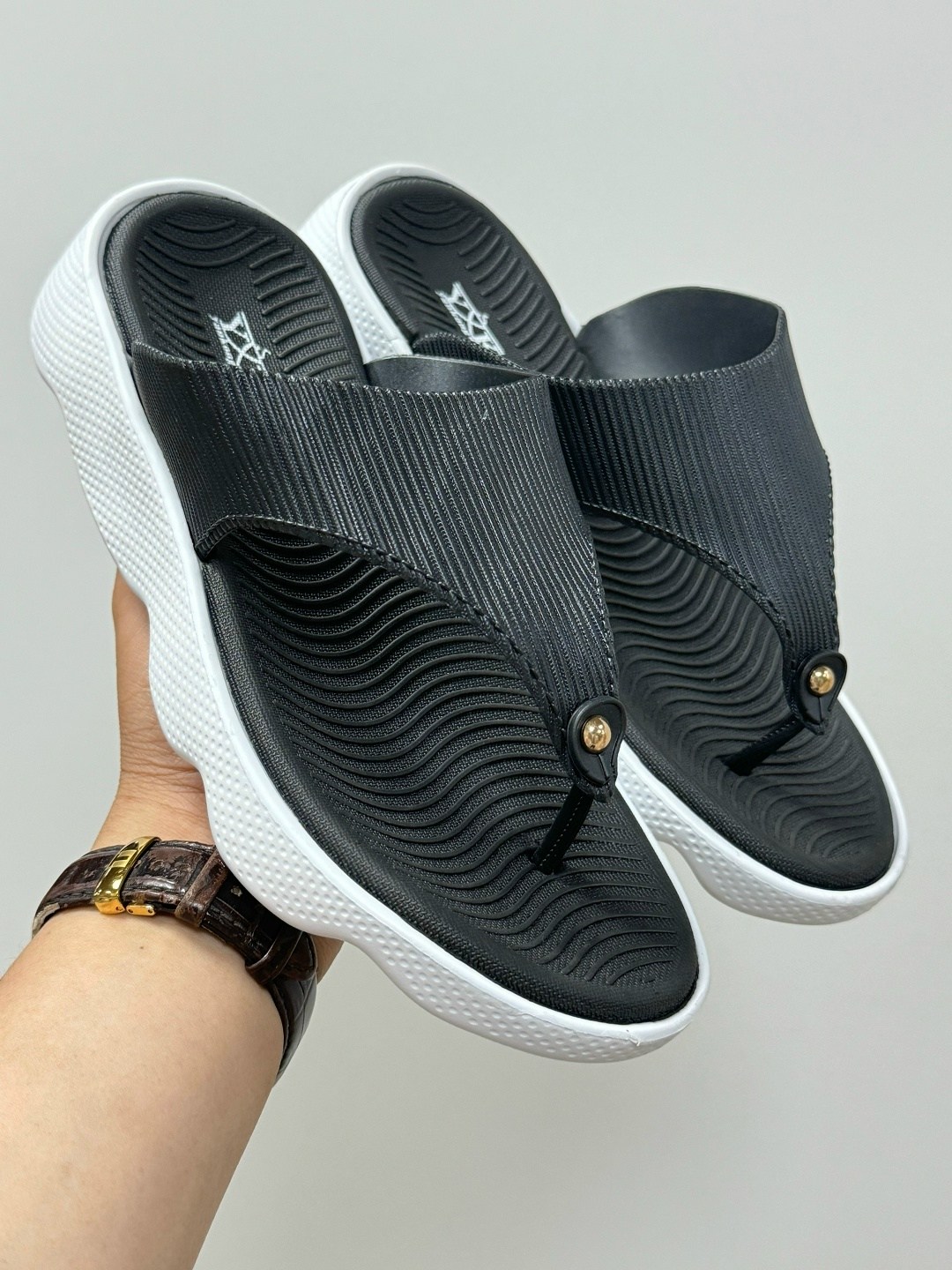 ,женские шлепанцы,шлепанцы crocs literide,шлепки crocs literide,flip flop sandals