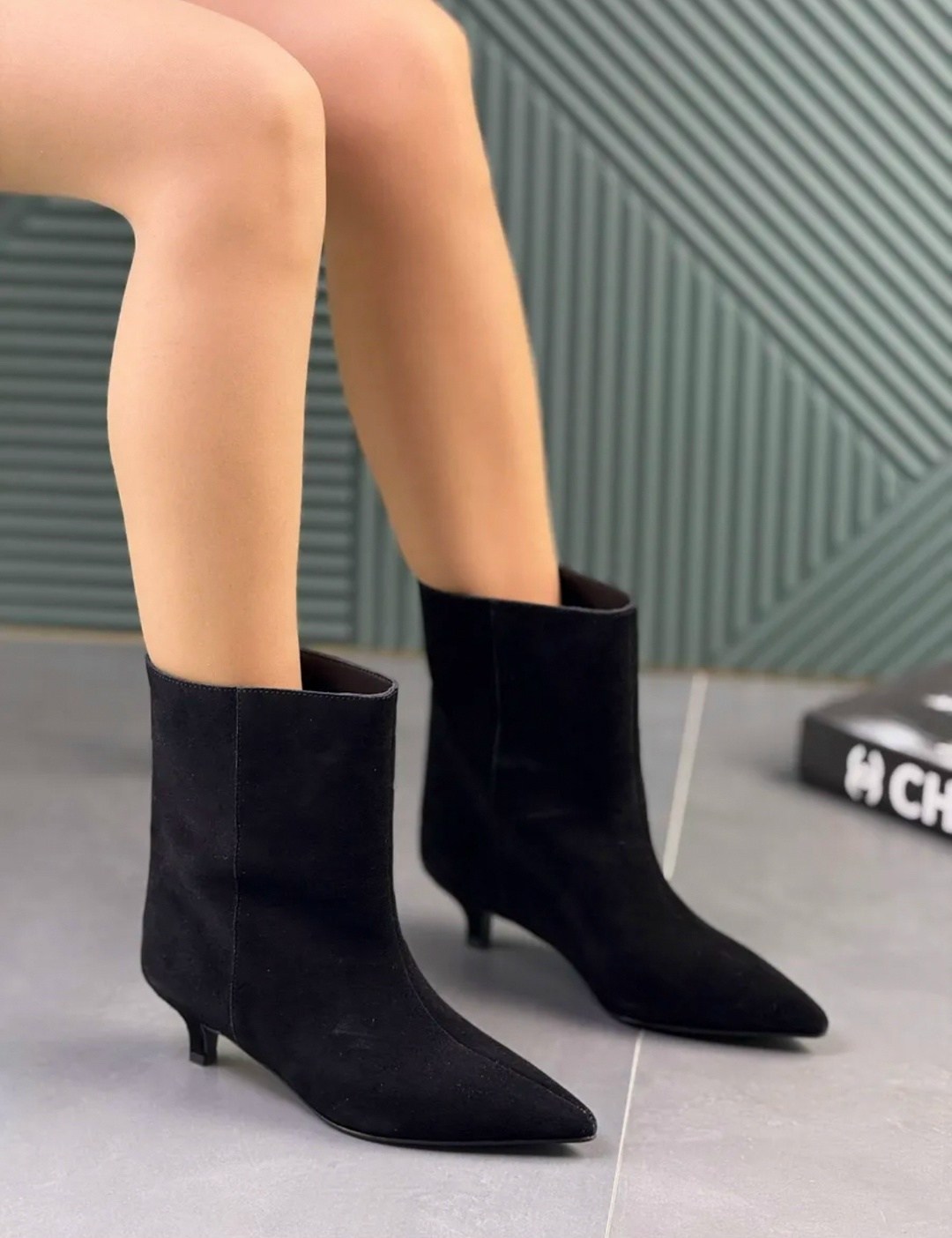 ботильоны,женские ботильоны с острым носком,женские ботильоны,ботильоны модные,замшевые женские ботильоны с острым носком на