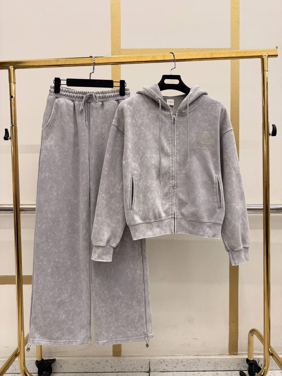 женский спортивный костюм из премиальной варенки,cпортивный костюм велюровый,велюровые костюмы,костюм женский спортивный,женский велюровый костюм