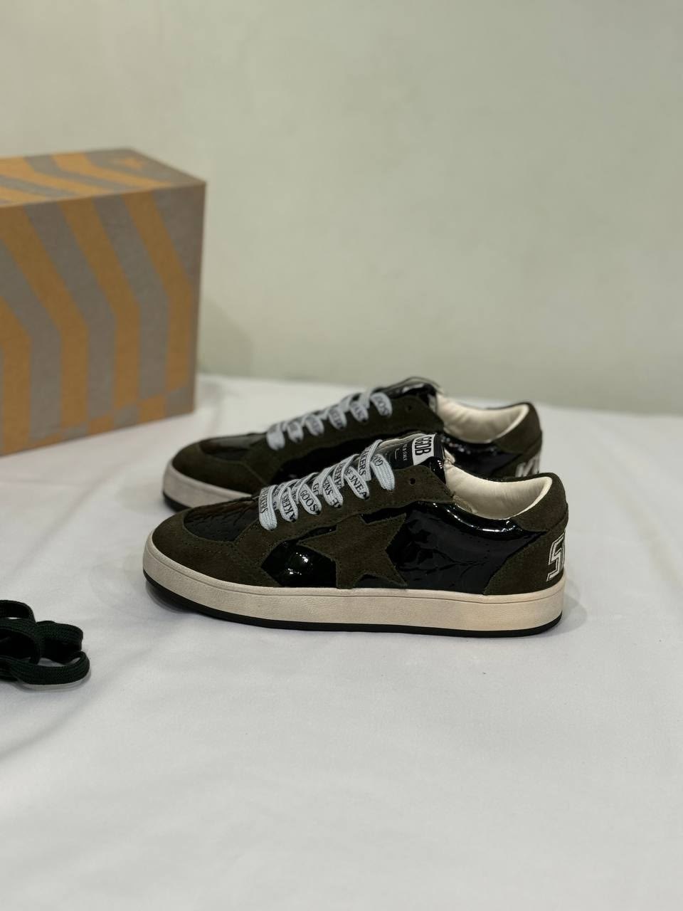 ,лаковые кроссовки golden goose,кроссовки golden goose,кеды golden goose,кроссовки кеды