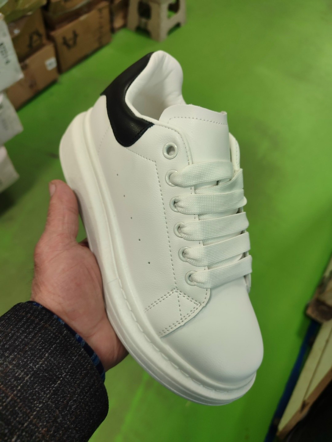 кеды alexander mcqueen,кроссовки alexander mcqueen,кроссовки александр маккуин женские,кроссовки александр маккуин,белые кроссовки женские