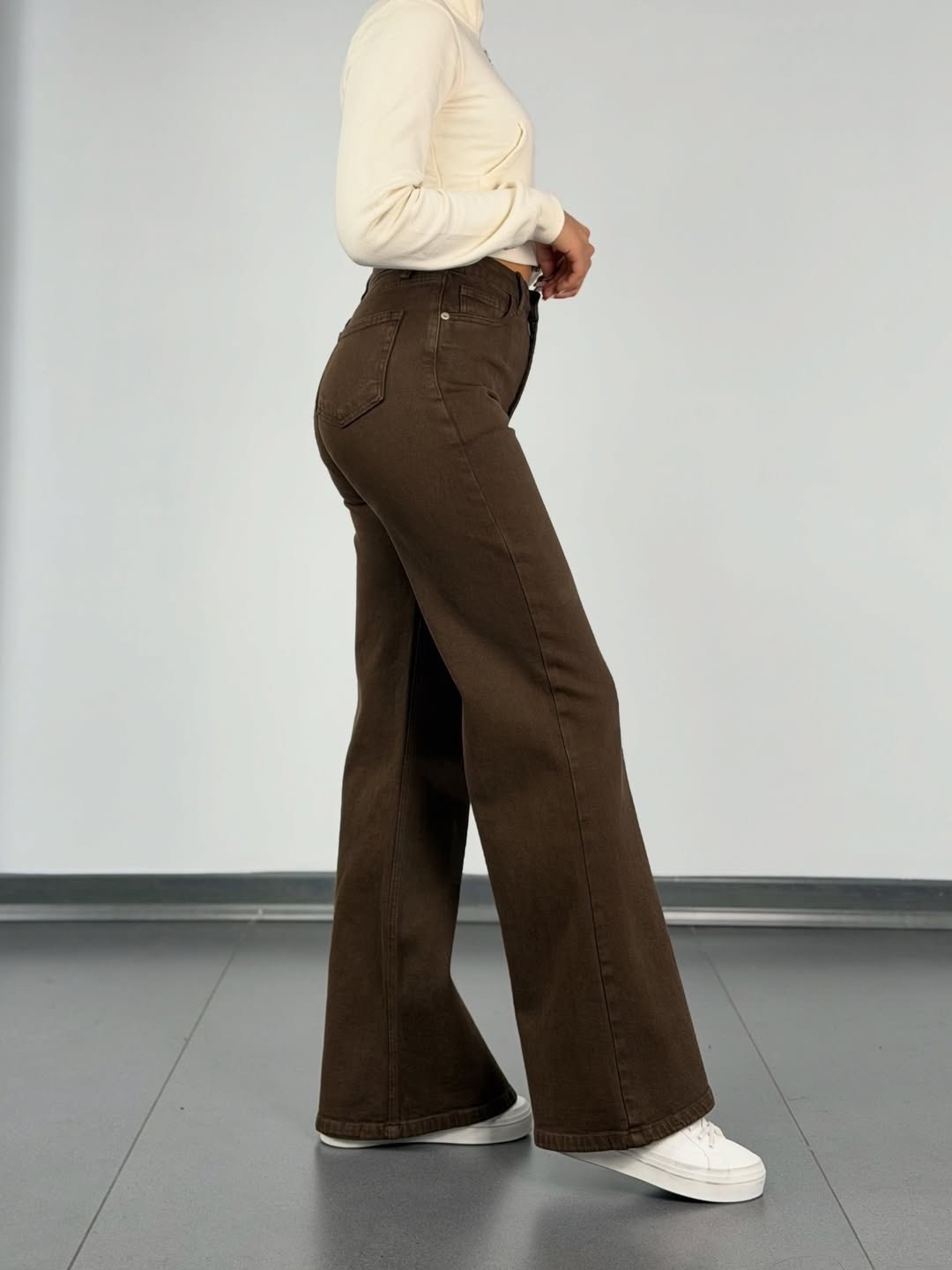 женские джинсы коричневые джинсовые расклешенные брюки,коричневые джинсы,коричневые джинсы женские,джинсы коричневого цвета,джинсы женские джинсовые коричневые универсальные