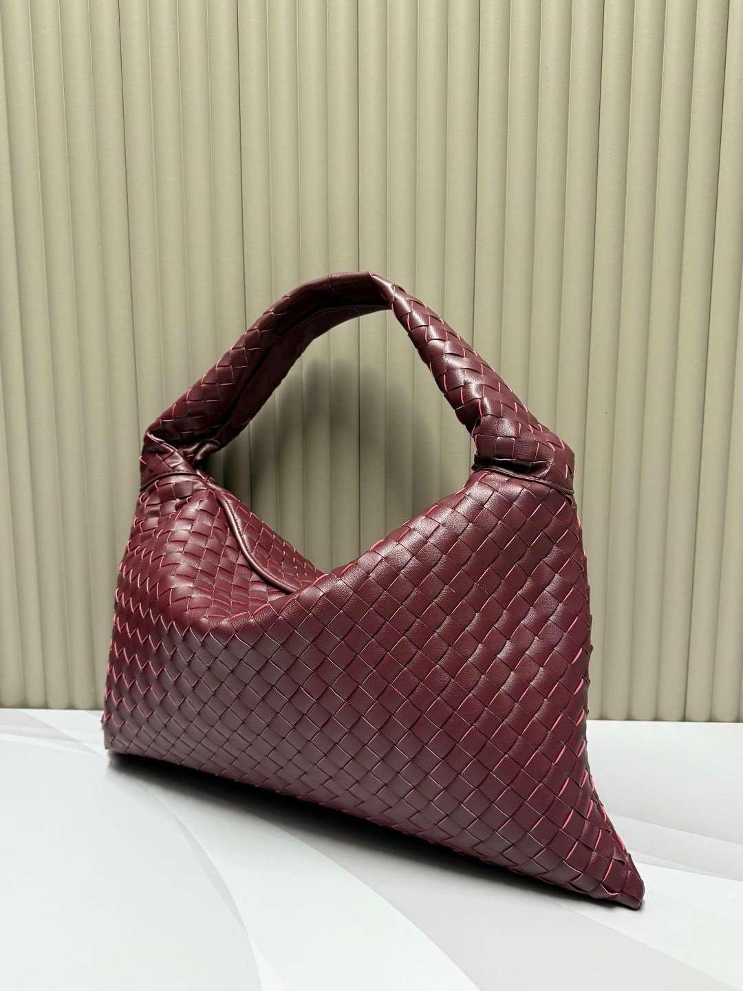 bottega veneta женская сумка,сумка боттега венета плетеная,плетеная кожаная сумка,плетеная сумка,сумка bottega veneta