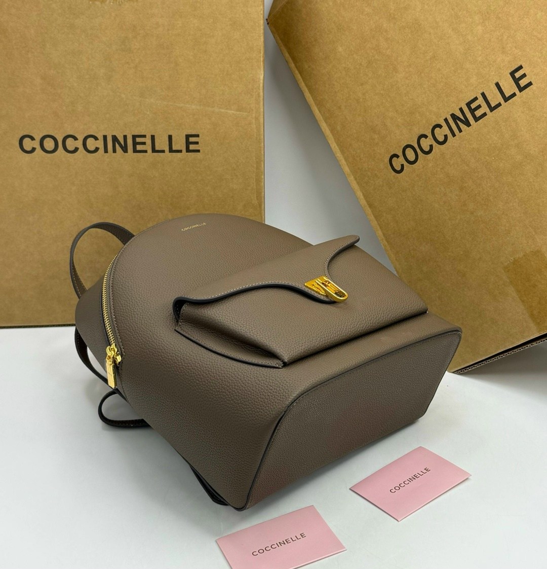 рюкзак coccinelle,женские рюкзаки,рюкзак,кожаные рюкзаки,бежевый рюкзак