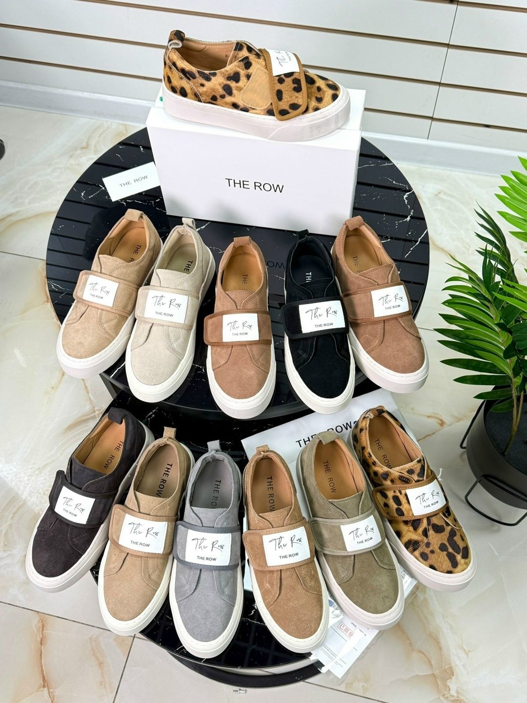 ,слипоны из натуральной замши the row, женская,слипоны женские,обуви