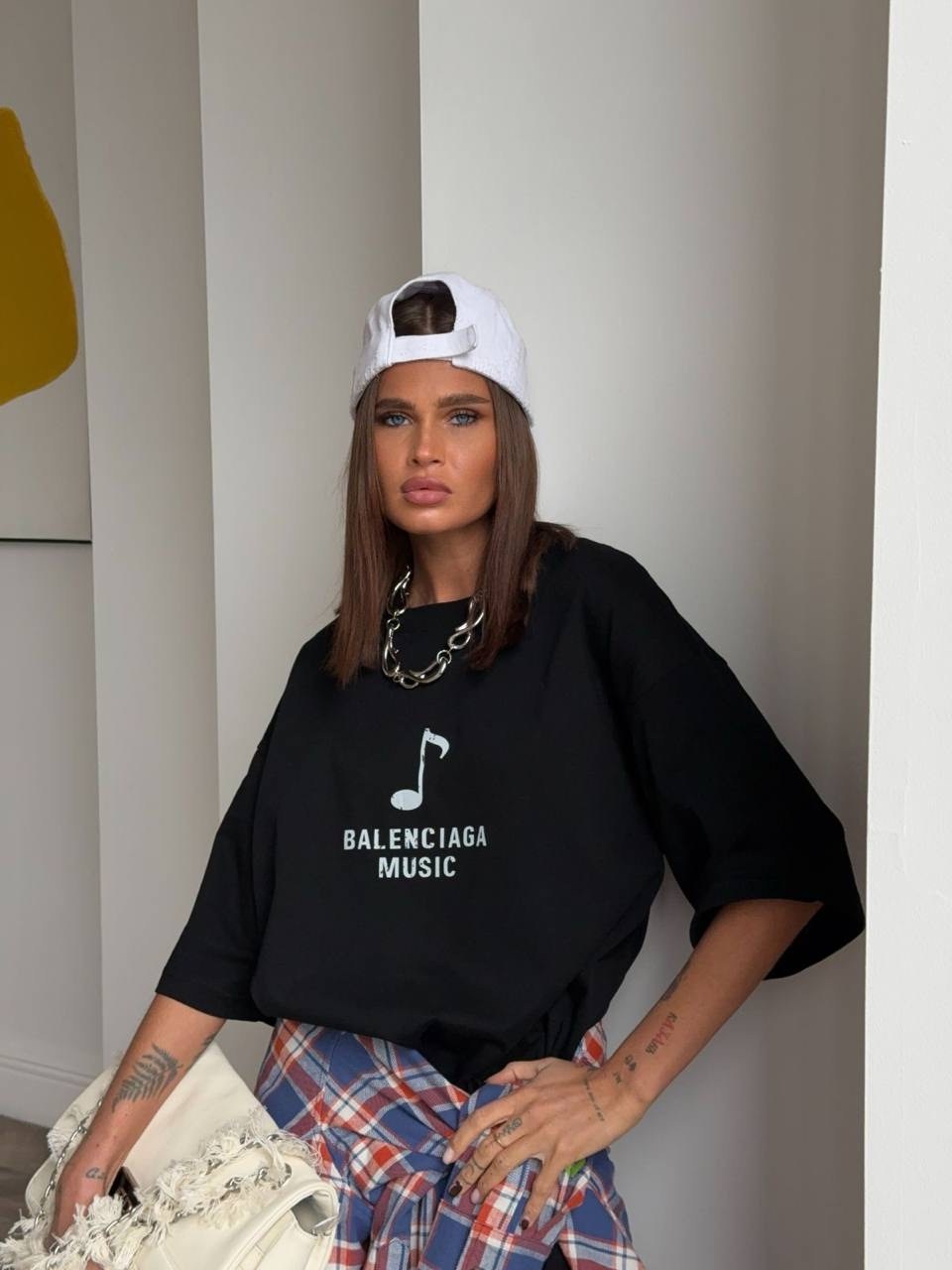 balenciaga футболка,летняя футболка оверсайз balenciaga,футболки баленсиага,мужская футболка balenciaga,футболка женская balenciaga