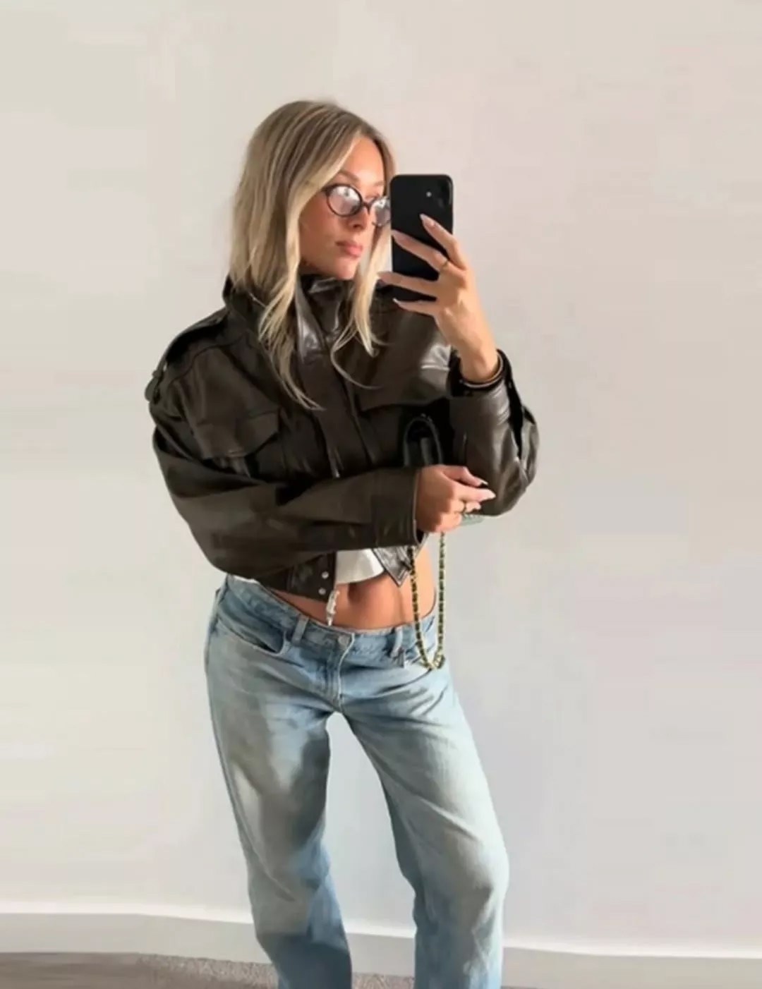 куртка кожаная,женская кожаная куртка,женская куртка-бомбер из искусственной кожи,куртка косуха,косуха кожаная куртка