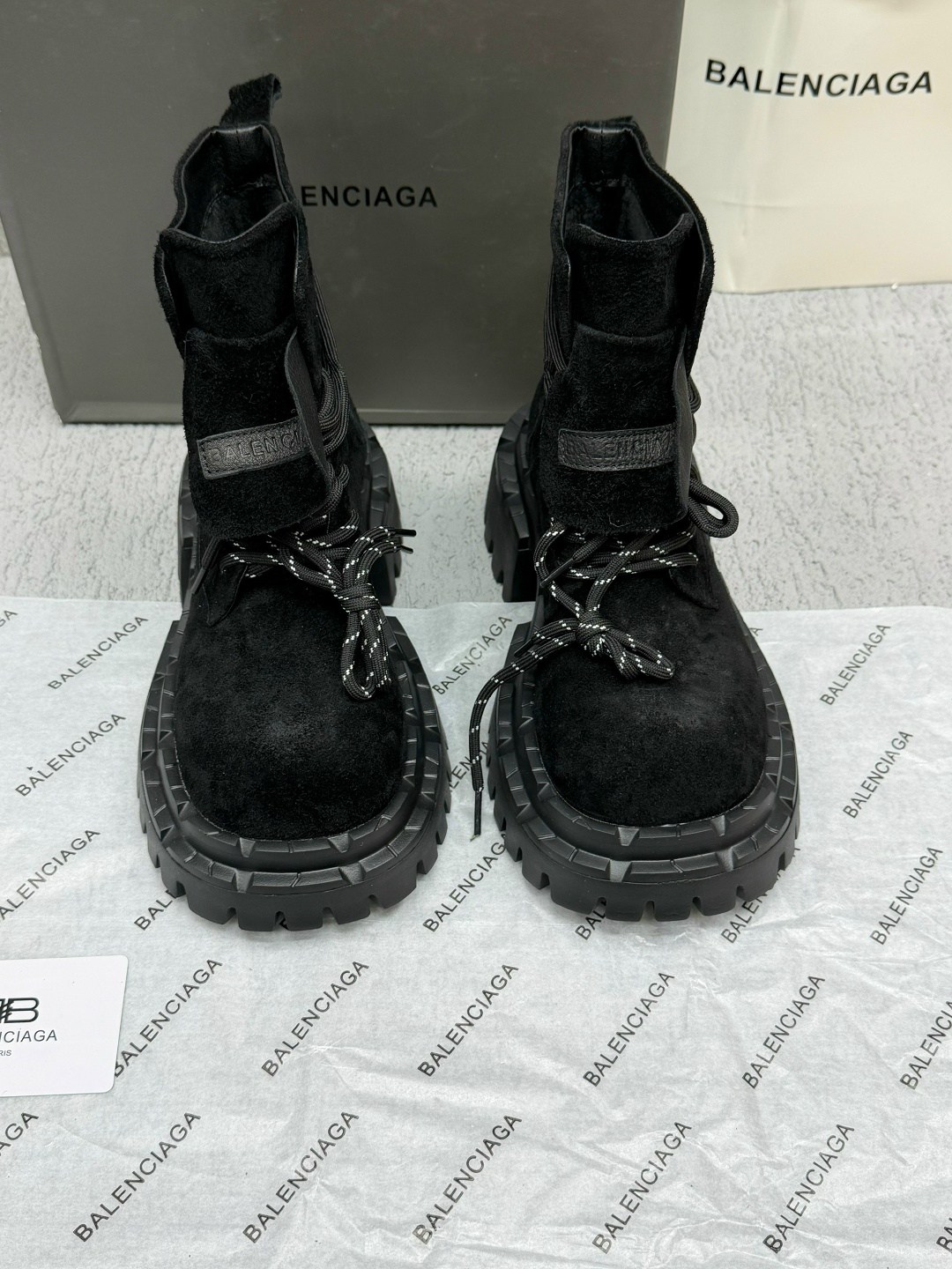 ботинки balenciaga,ботинки женские balenciaga,ботинки осенние balenciaga,ботинки осенние balenciaga premium shoes,ботинки balenciaga strike boots