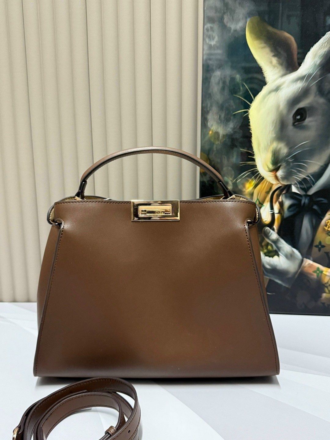 сумка fendi,сумка fendi peekaboo,сумка фенди,бежевая сумка fendi peekaboo,женская сумка fendi