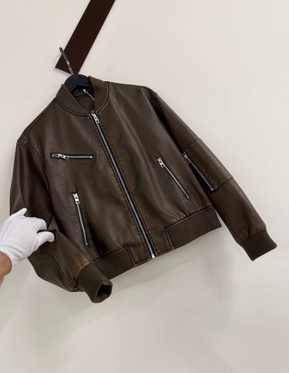 кожаная куртка,куртка бомбер,куртка кожаная бомбер,кожаный бомбер,короткая куртка из искусственной кожи