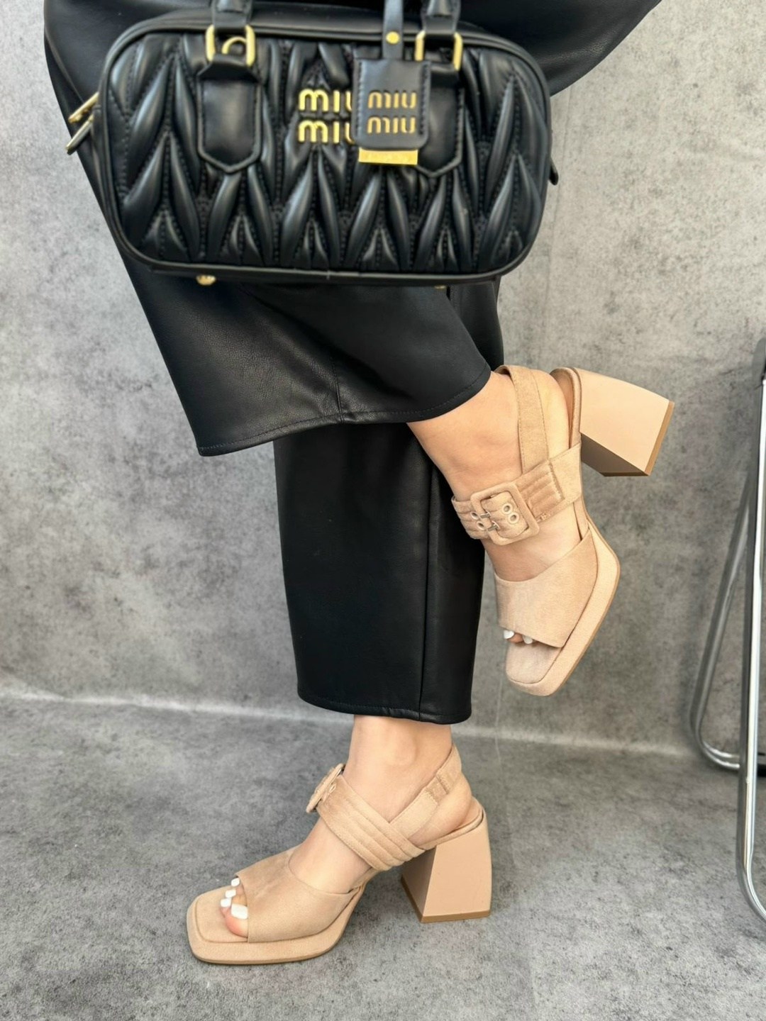 босоножки,босоножки женские,замшевые босоножки,бежевые босоножки,босоножки на каблуках