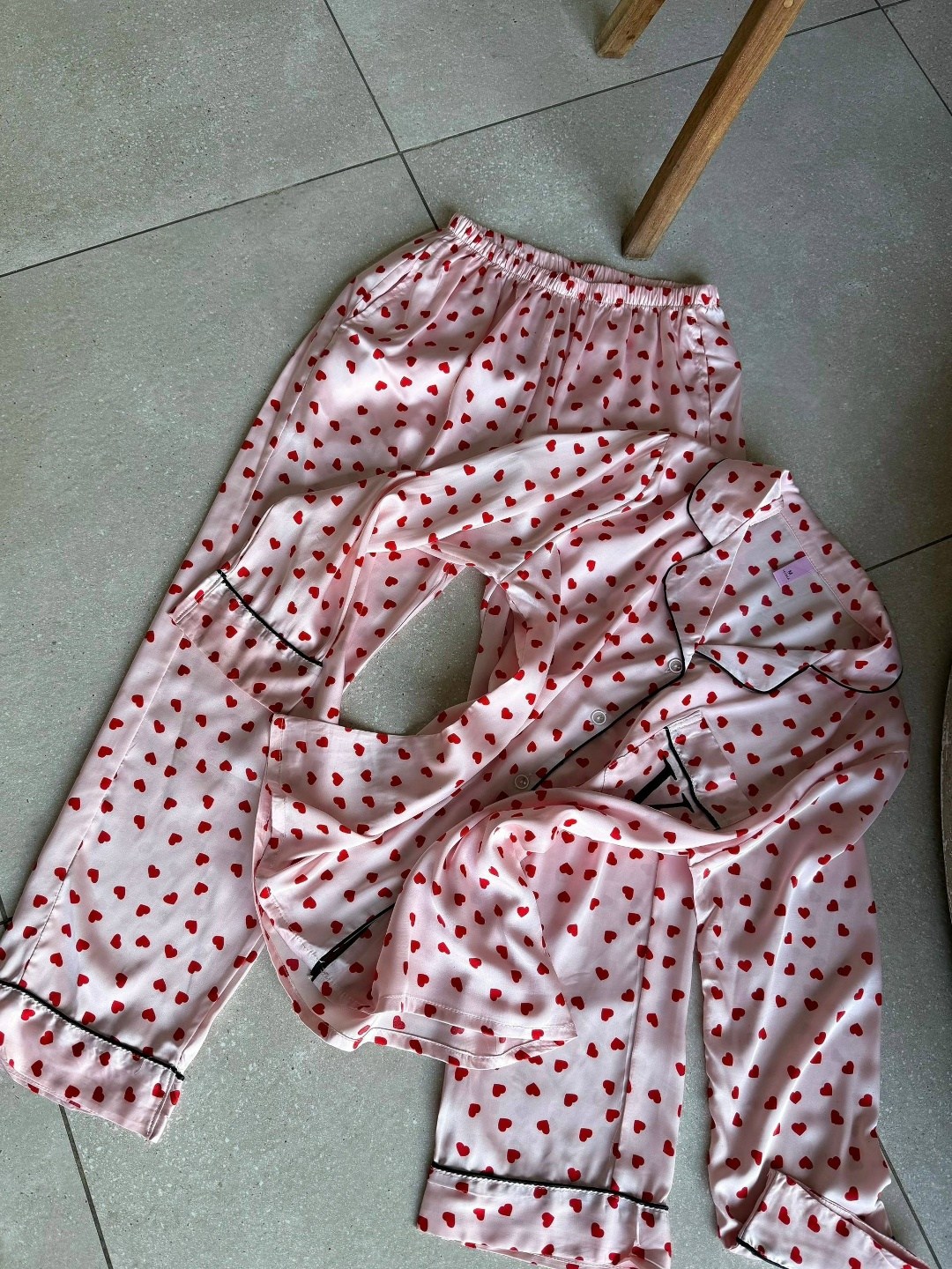 женские пижамы,пижама со штанами и рубашкой с сердечками,пижама комплект,женские пижамные комплекты,пижама