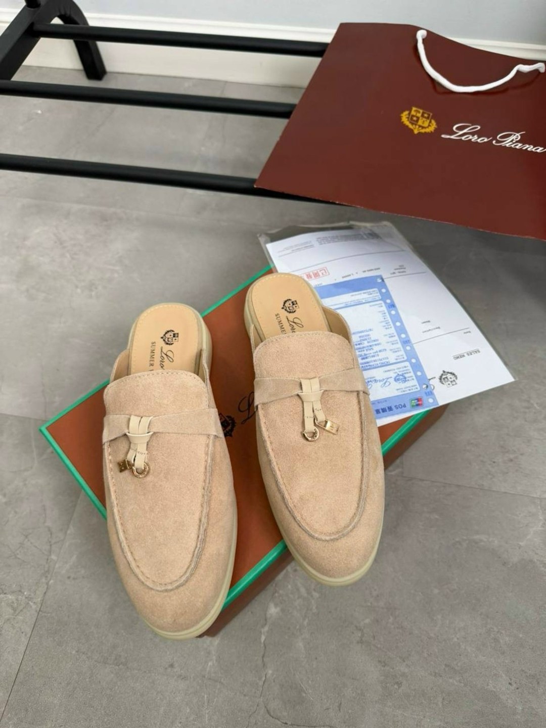 женские замшевые мюли loro piana бежевые,мюли loro piana,лоферы loro piana женские,лоферы loro piana,замшевые мюли