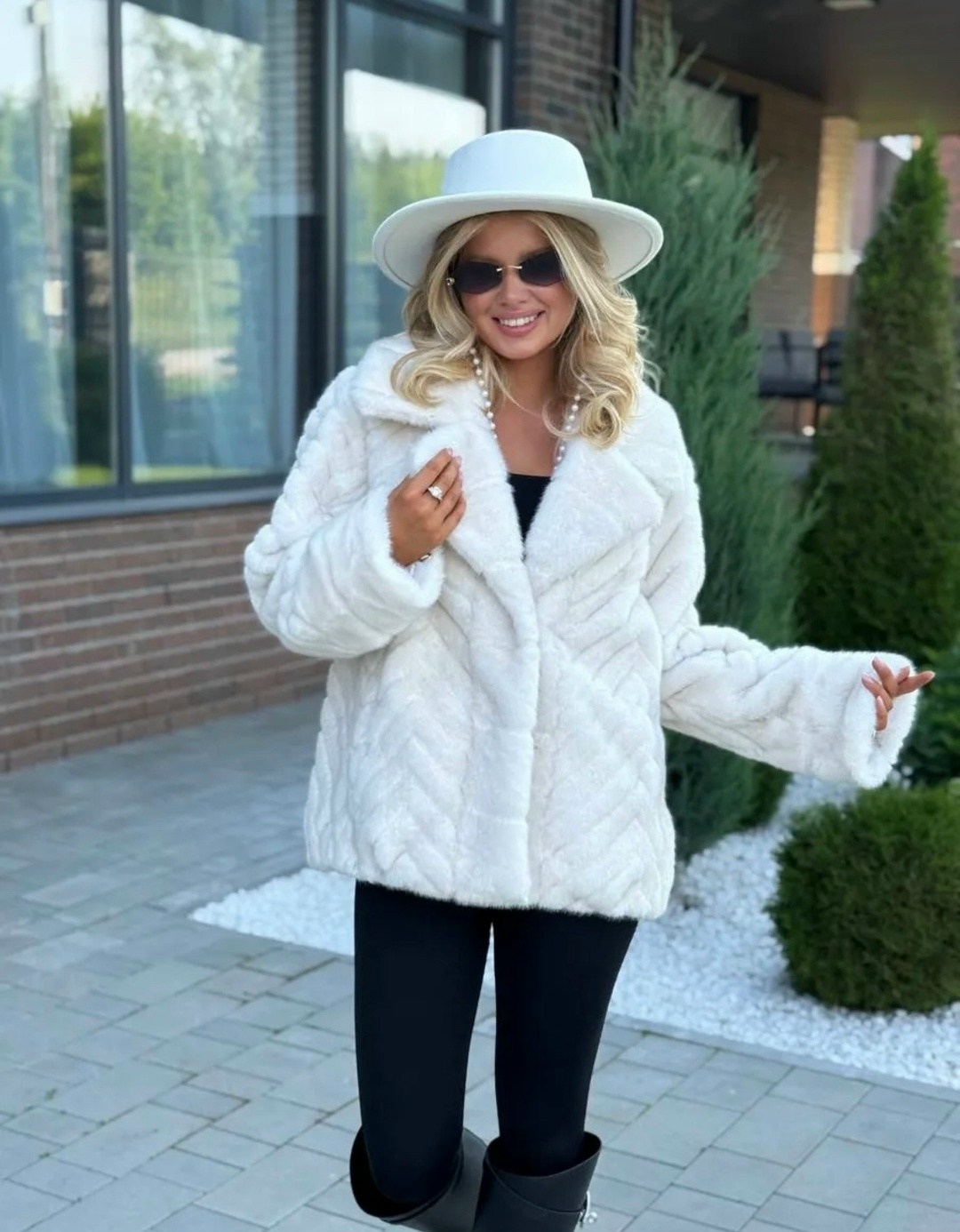 шуба короткая серая экомех yana furs,шуба короткая,шуба короткая белая экомех yana furs,шуба короткая экомех,шуба из эко меха