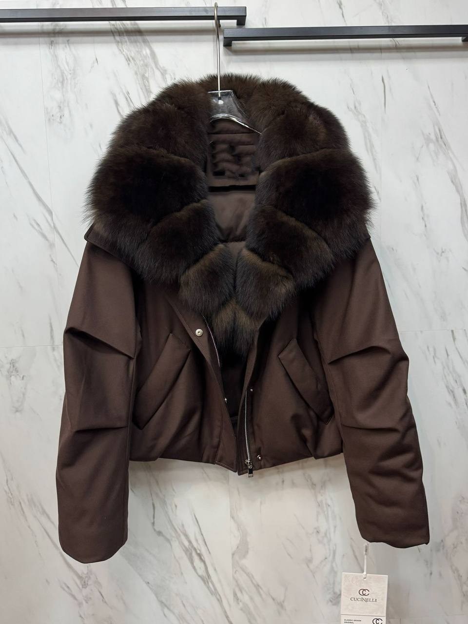 пуховик с натуральным мехом,пуховик женский с натуральным мехом,пуховик с меховым воротником,куртка с мехом,короткая куртка-пуховик из натурального лисьего меха