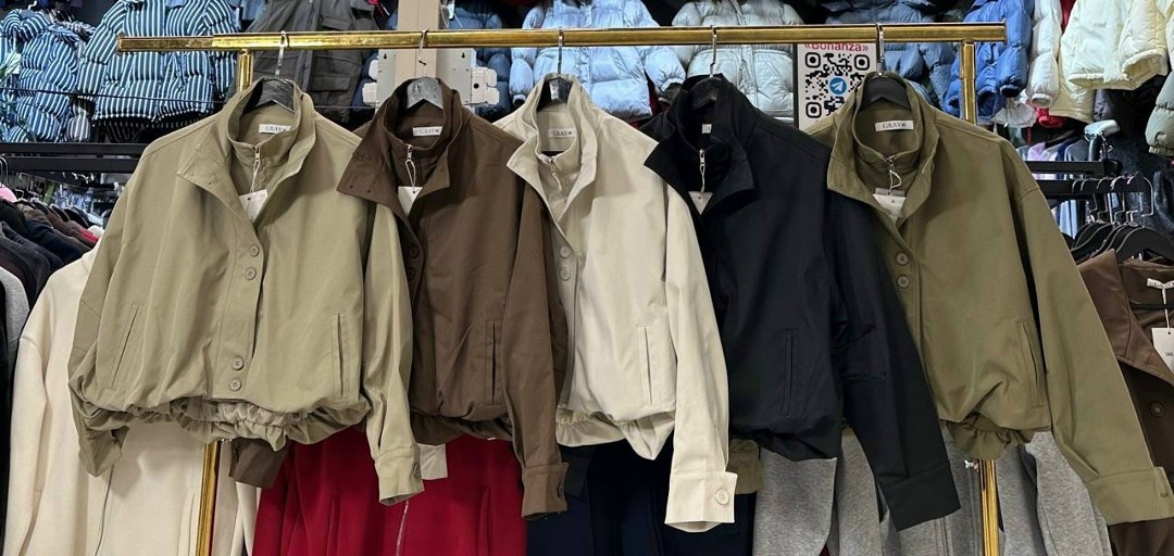 повседневная куртка,куртка модная,куртка свободного кроя,укороченная куртка в корейском стиле,легкая куртка