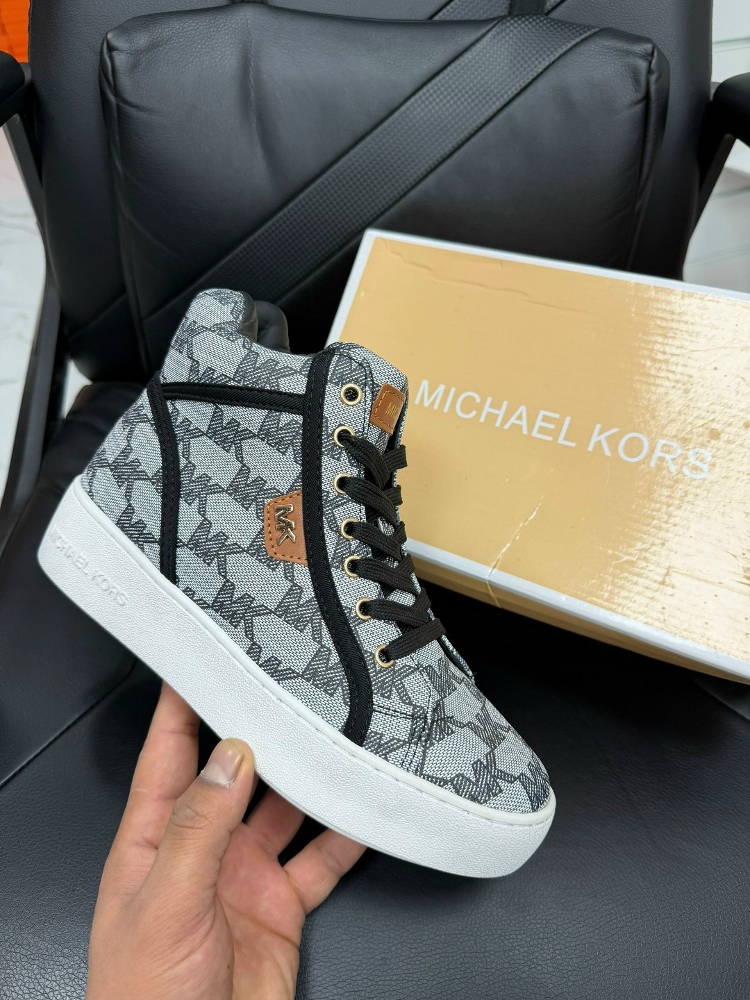 зимние кроссовки michael kors арт 4623,женские высокие кеды michael kors edie high top,кроссовки michael kors,кроссовки michael michael kors,кеды michael michael kors